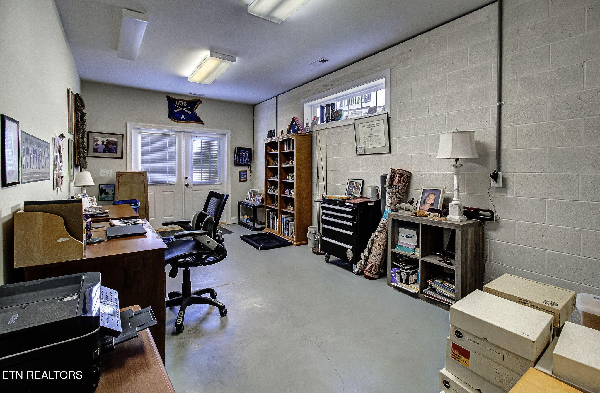 989 Rarity Bay Pkwy, Vonore, TN - Fort Loudoun and Tellico Lake Real Estate - Image# 36
