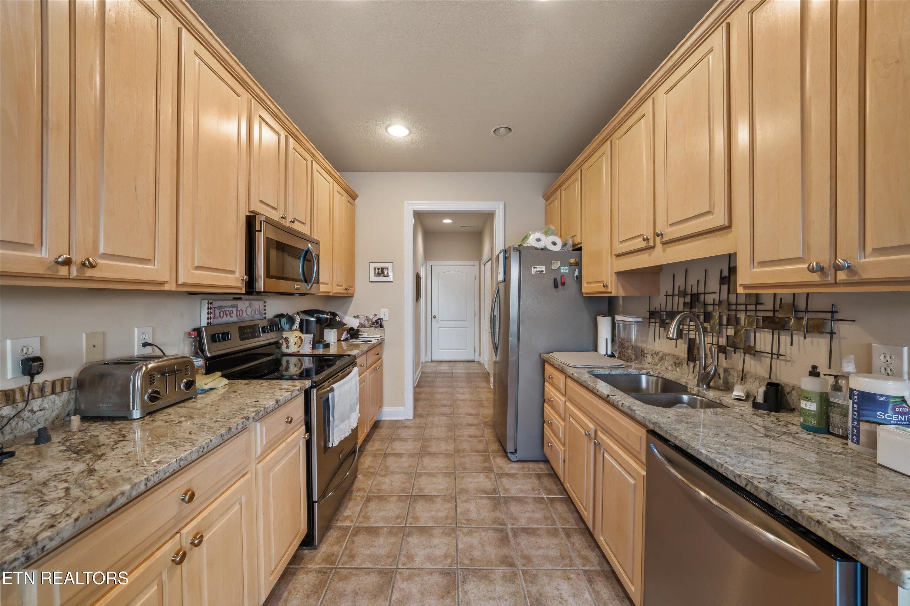 1079 Rarity Bay Pkwy, Vonore, TN - Fort Loudoun and Tellico Lake Real Estate - Image# 13