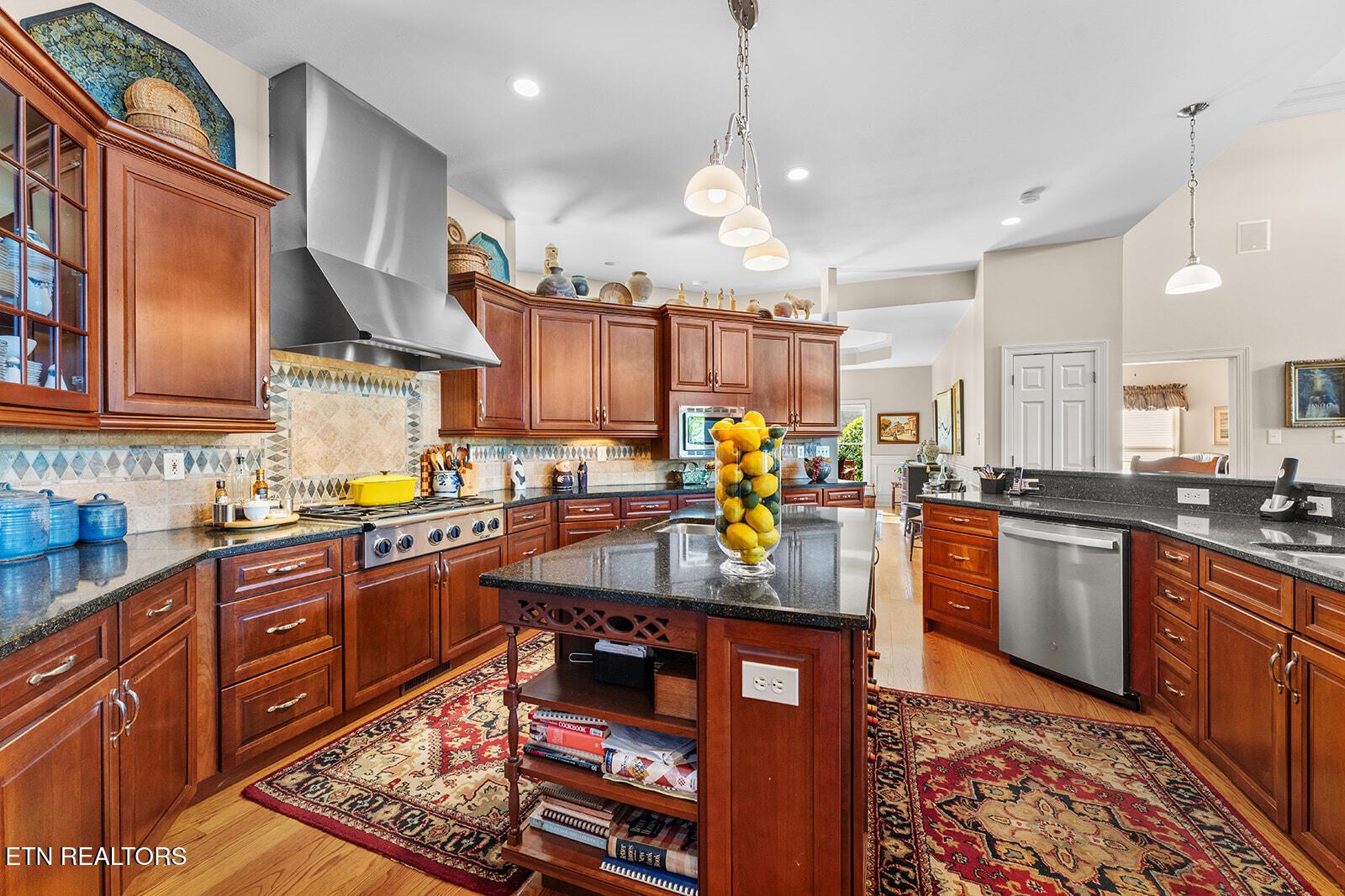 363 Golanvyi Tr, Vonore, TN - Fort Loudoun and Tellico Lake Real Estate - Image# 17