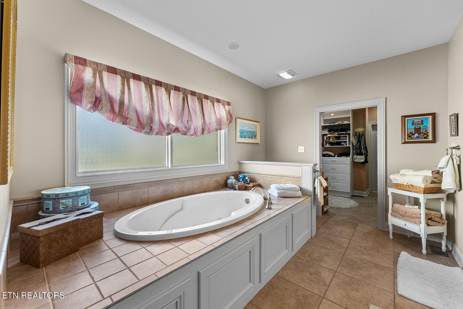 363 Golanvyi Tr, Vonore, TN - Fort Loudoun and Tellico Lake Real Estate - Image# 34
