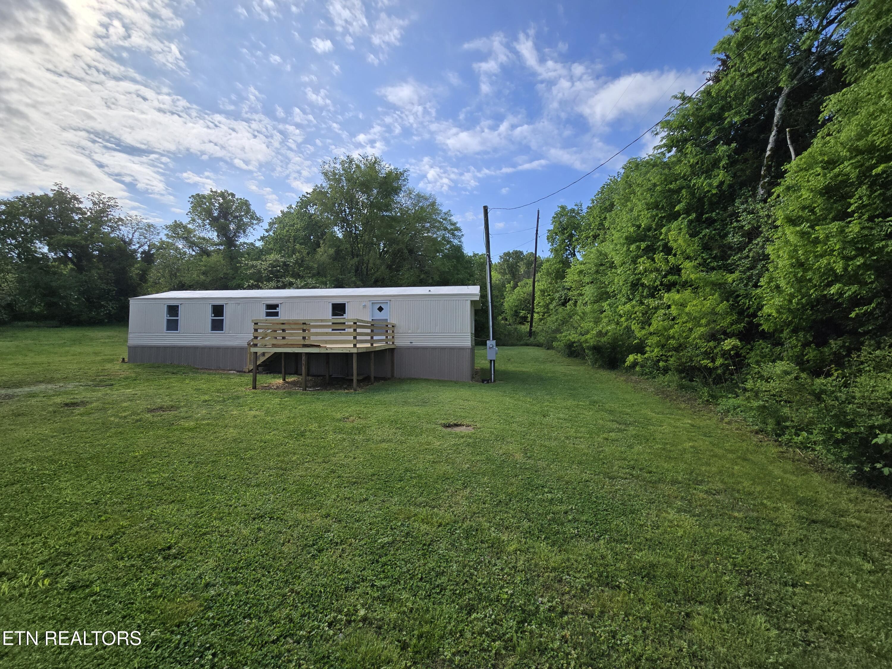 215 Pettit St, Vonore, TN - Fort Loudoun and Tellico Lake Real Estate - Image# 2