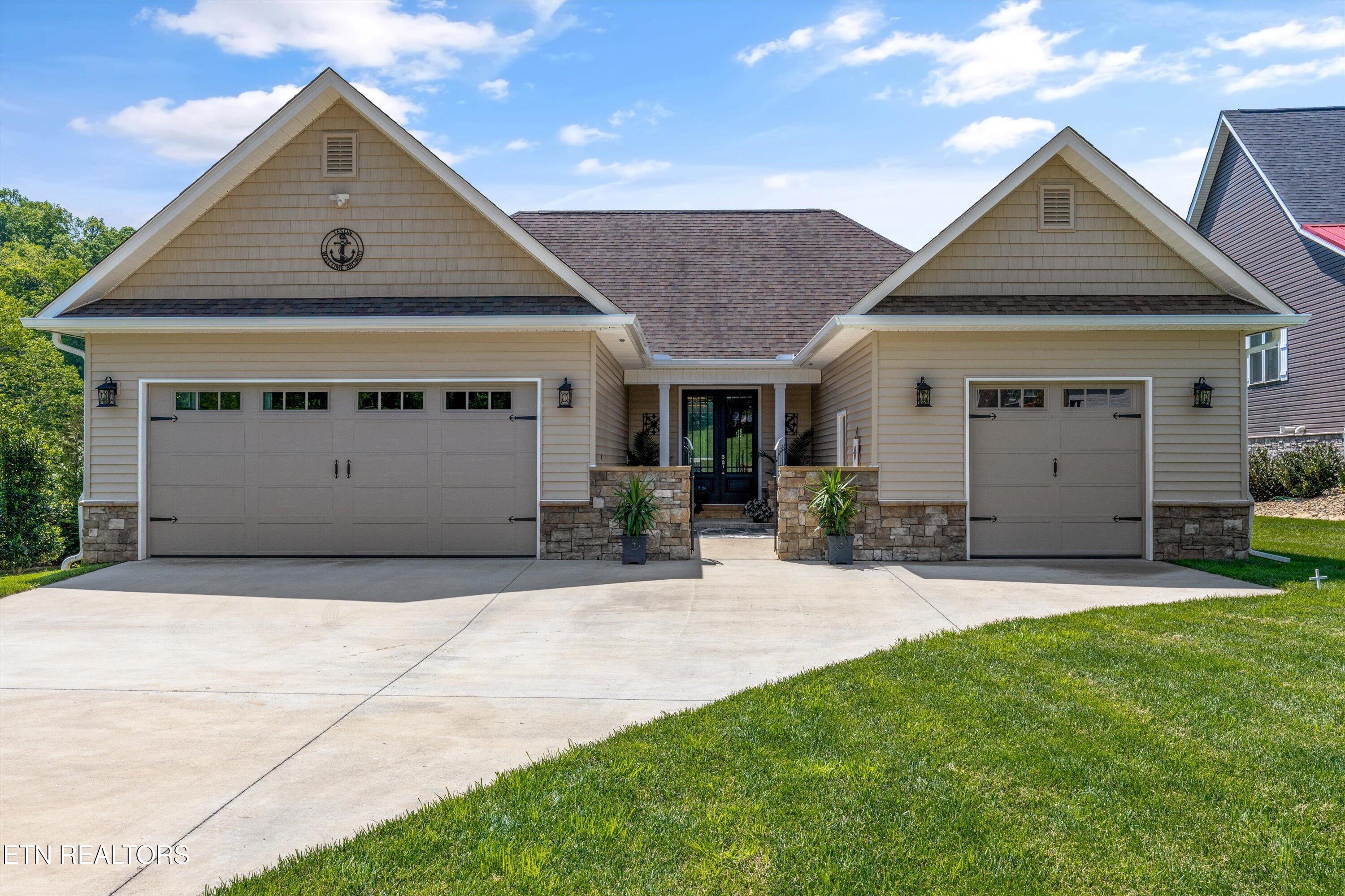 202 Oologila Place, Loudon, TN - Fort Loudoun and Tellico Lake Real Estate - Image# 1