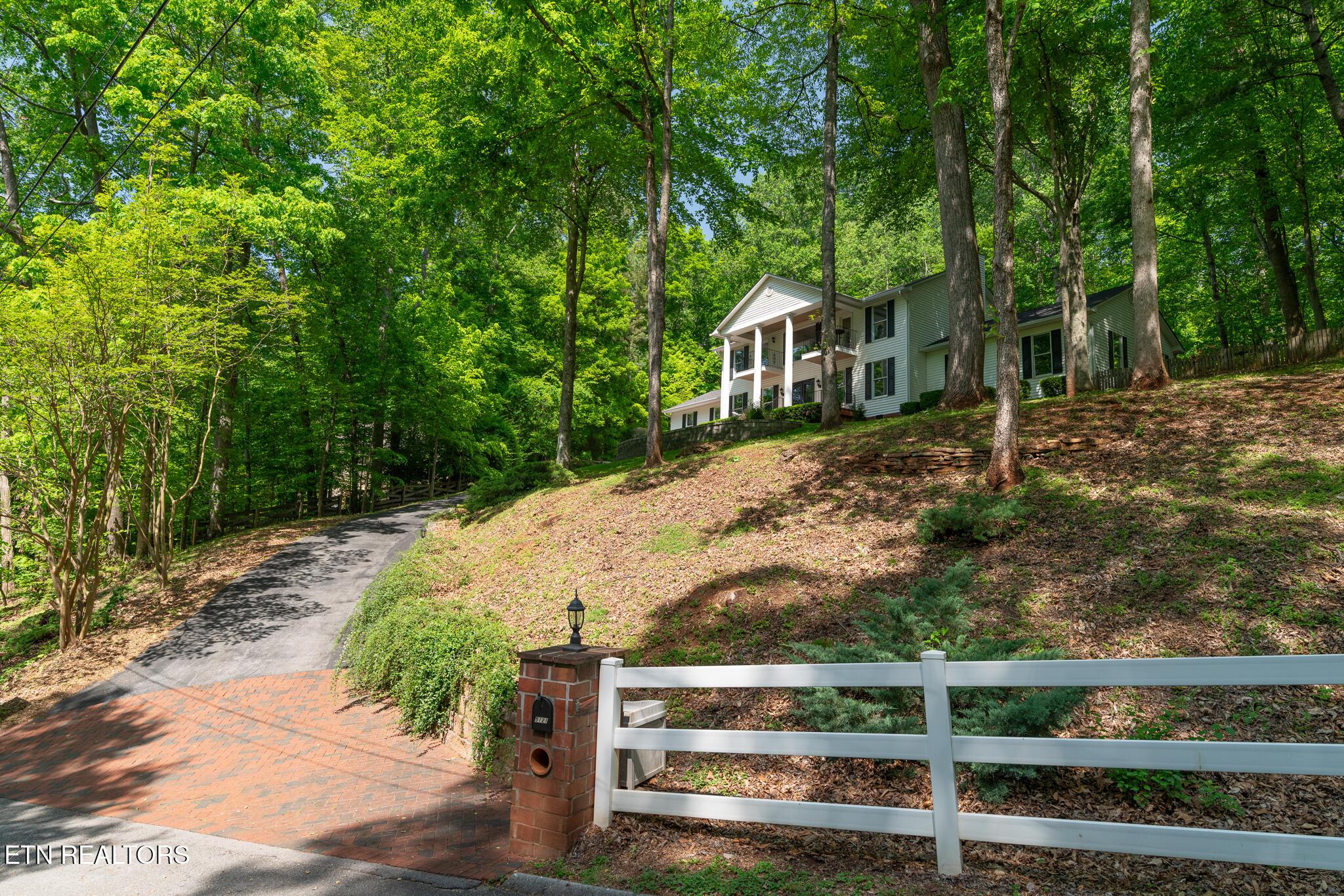 5121 Buckhead Tr, Knoxville, TN - Fort Loudoun and Tellico Lake Real Estate - Image# 2