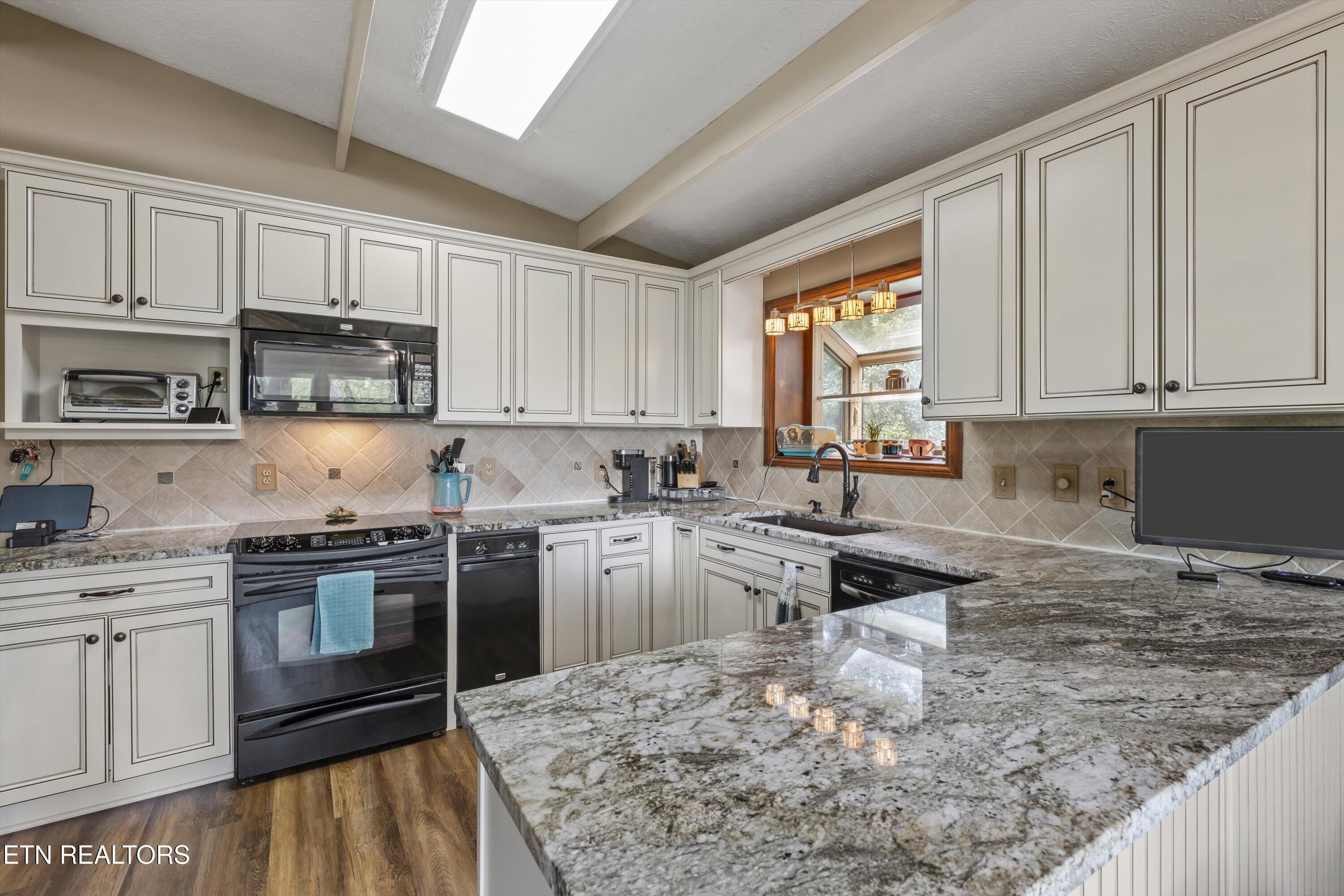2929 Louisville Boatdock Rd, Louisville, TN - Fort Loudoun and Tellico Lake Real Estate - Image# 9