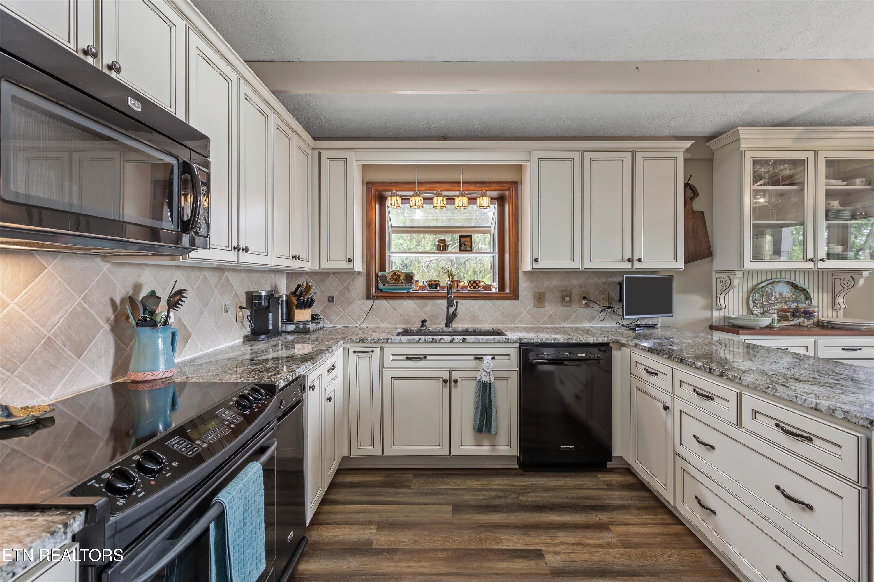 2929 Louisville Boatdock Rd, Louisville, TN - Fort Loudoun and Tellico Lake Real Estate - Image# 11