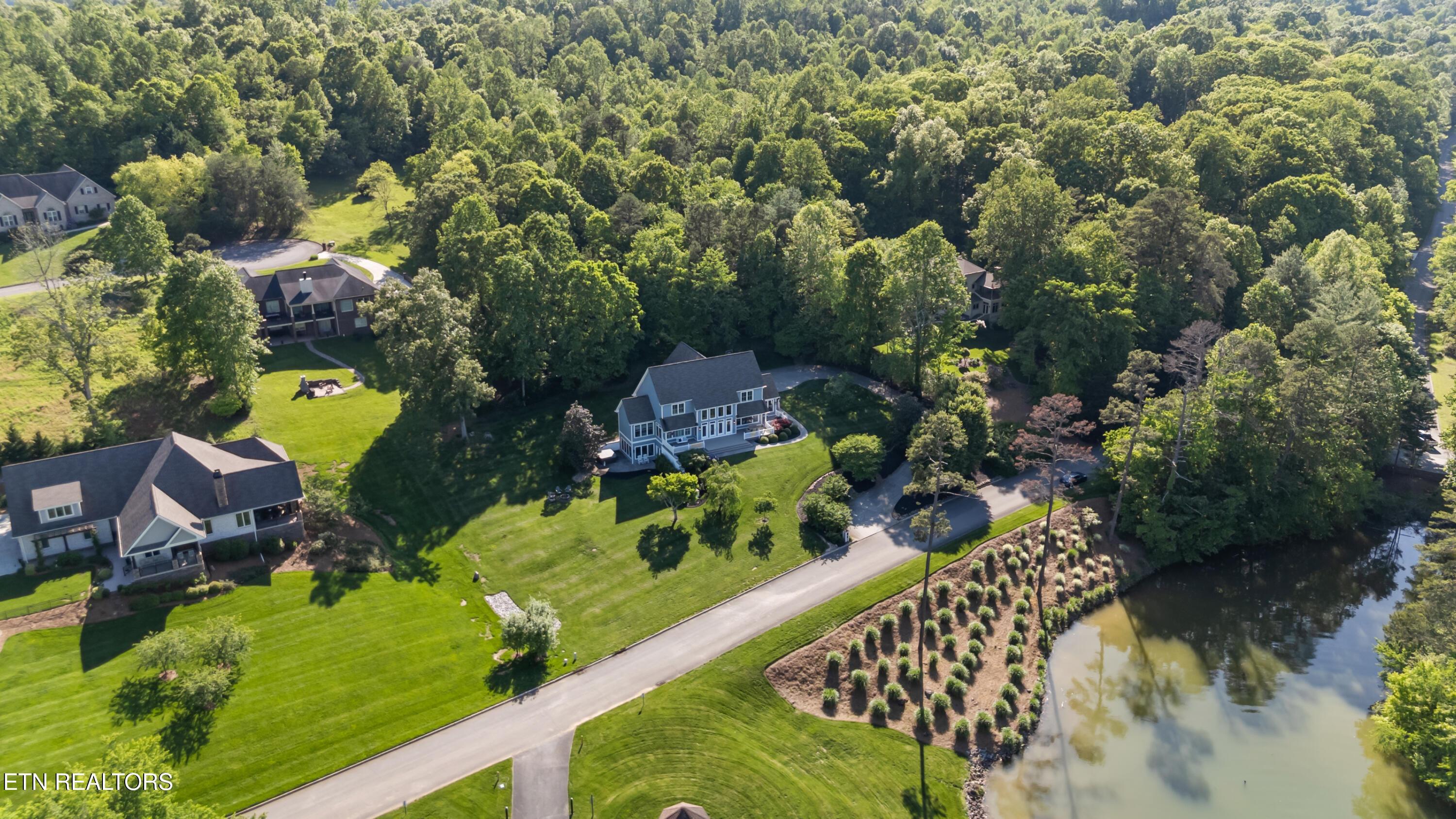 208 Lake Crest Drive, Lenoir City, TN - Fort Loudoun and Tellico Lake Real Estate - Image# 25
