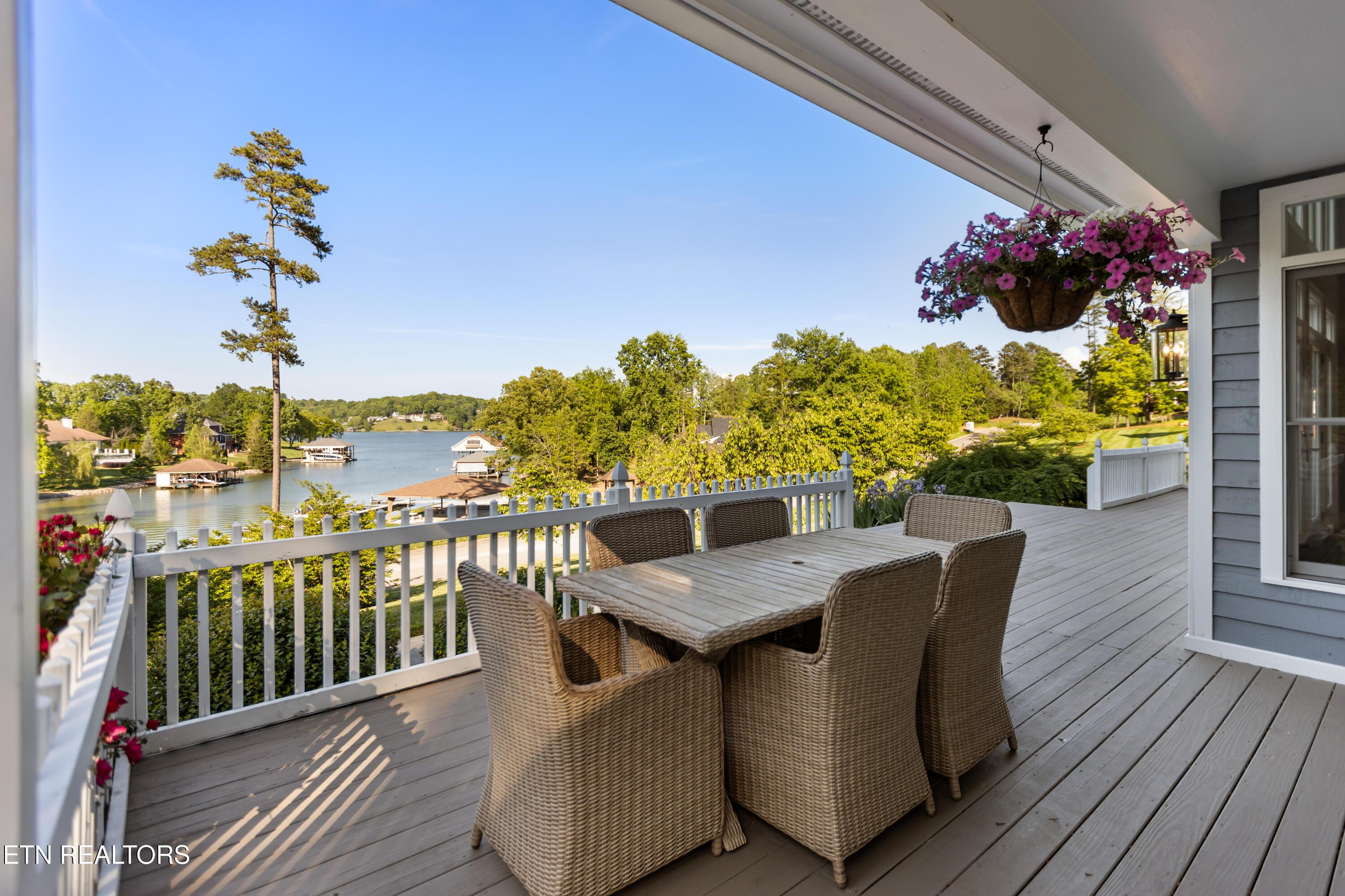 208 Lake Crest Drive, Lenoir City, TN - Fort Loudoun and Tellico Lake Real Estate - Image# 2