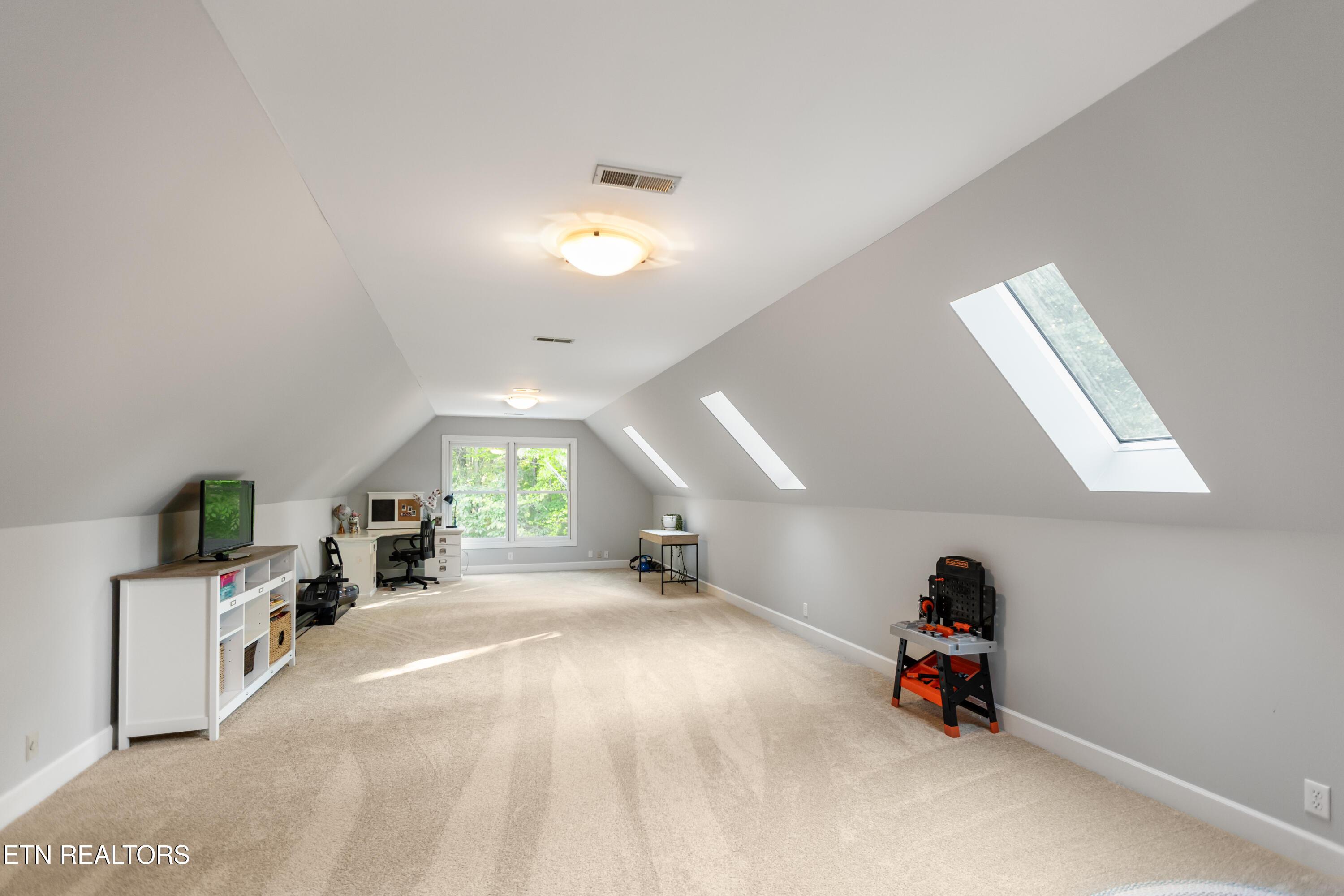 208 Lake Crest Drive, Lenoir City, TN - Fort Loudoun and Tellico Lake Real Estate - Image# 21