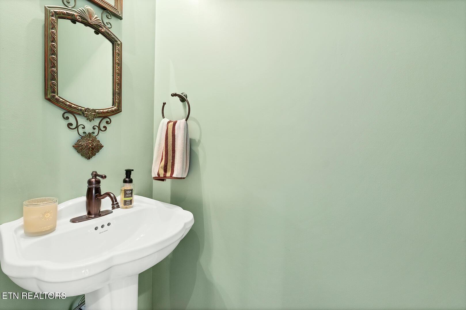 10009 Casa Real Cove, Knoxville, TN - Fort Loudoun and Tellico Lake Real Estate - Image# 16