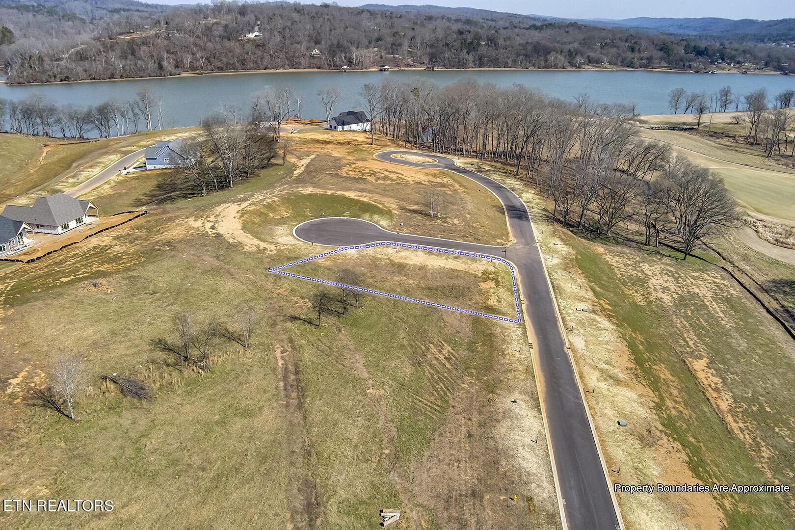 105 Silver Fox Way, Loudon, TN - Fort Loudoun and Tellico Lake Real Estate - Image# 2