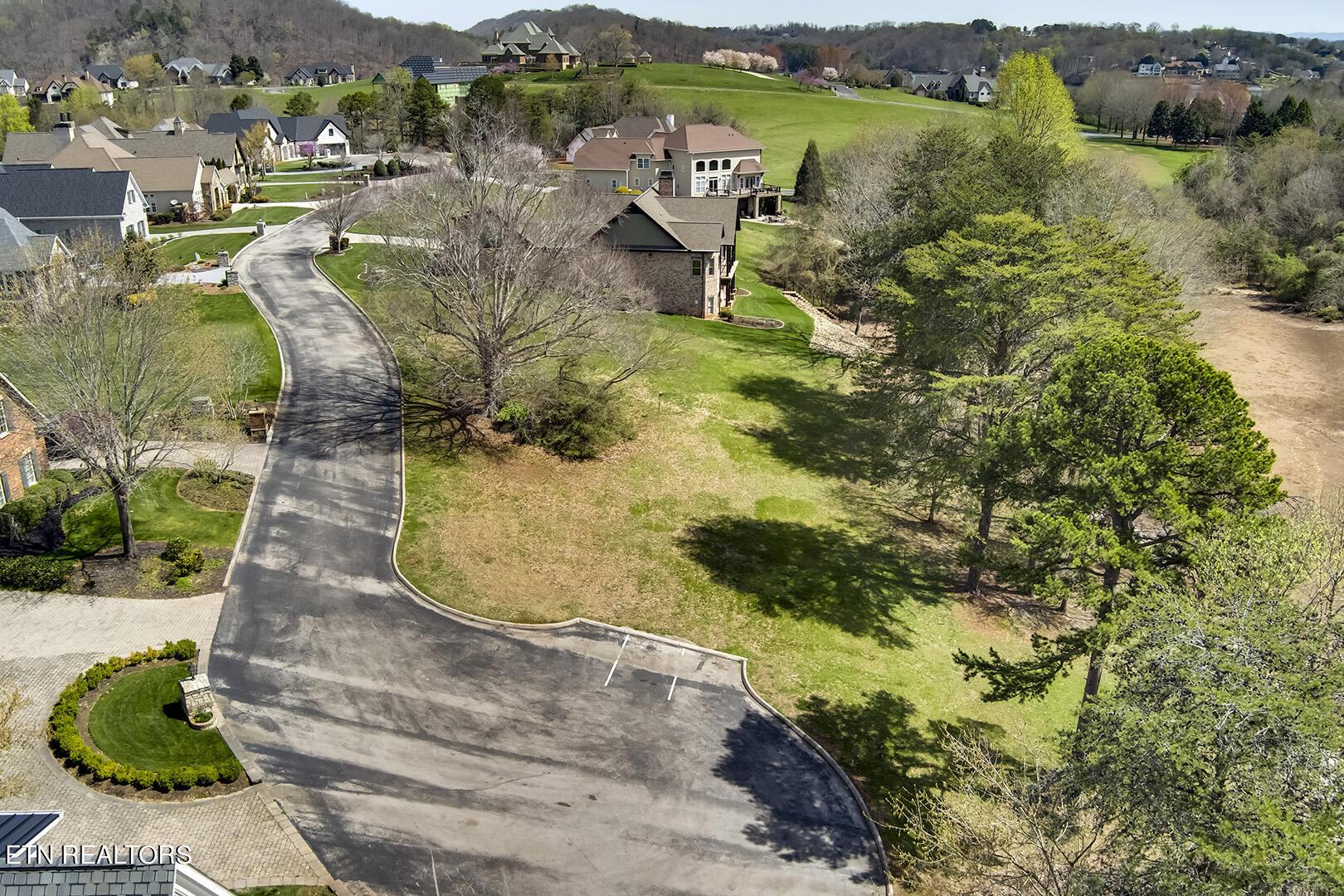 1681 Rarity Bay Pkwy, Vonore, TN - Fort Loudoun and Tellico Lake Real Estate - Image# 9