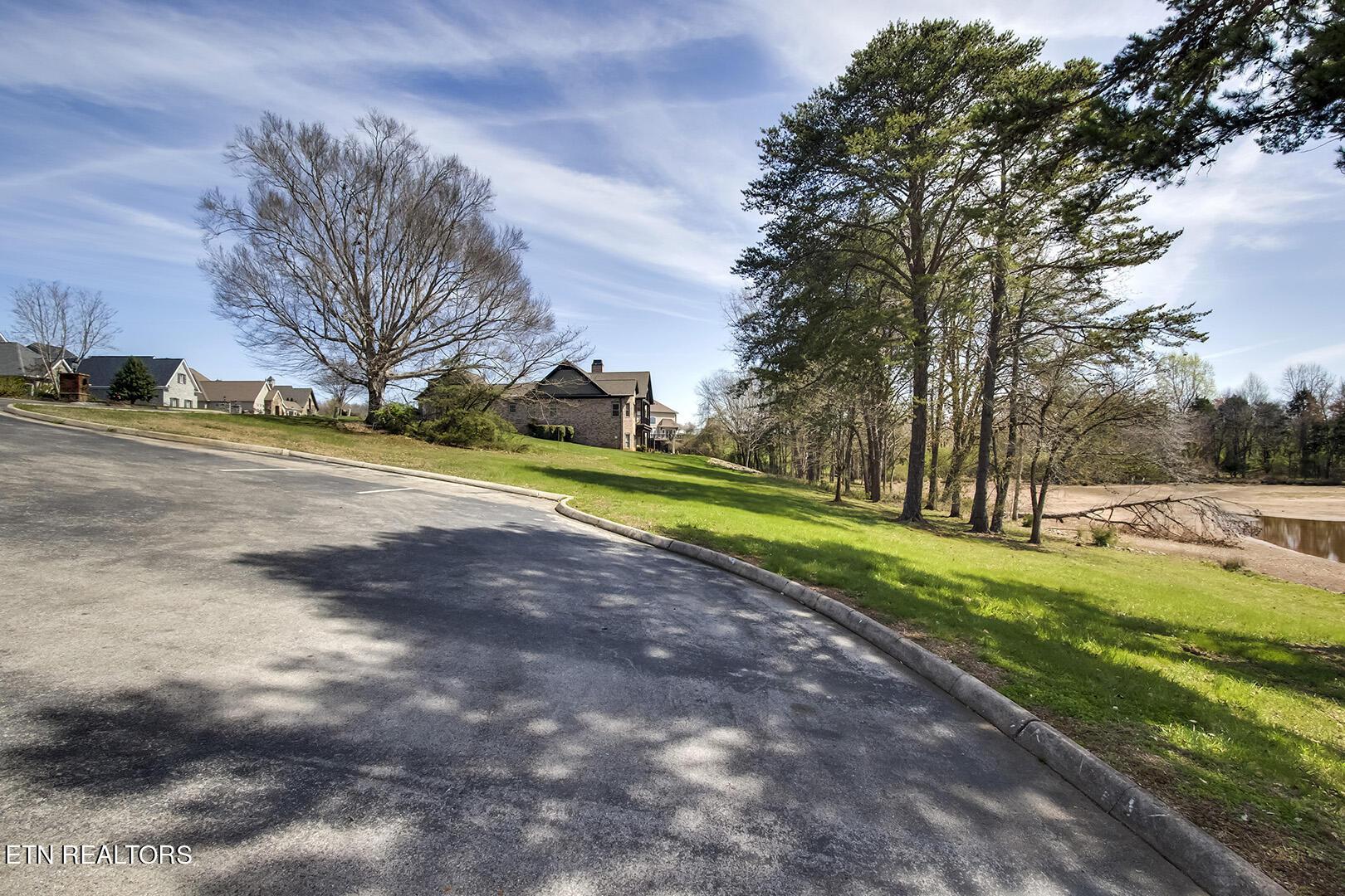 1681 Rarity Bay Pkwy, Vonore, TN - Fort Loudoun and Tellico Lake Real Estate - Image# 10