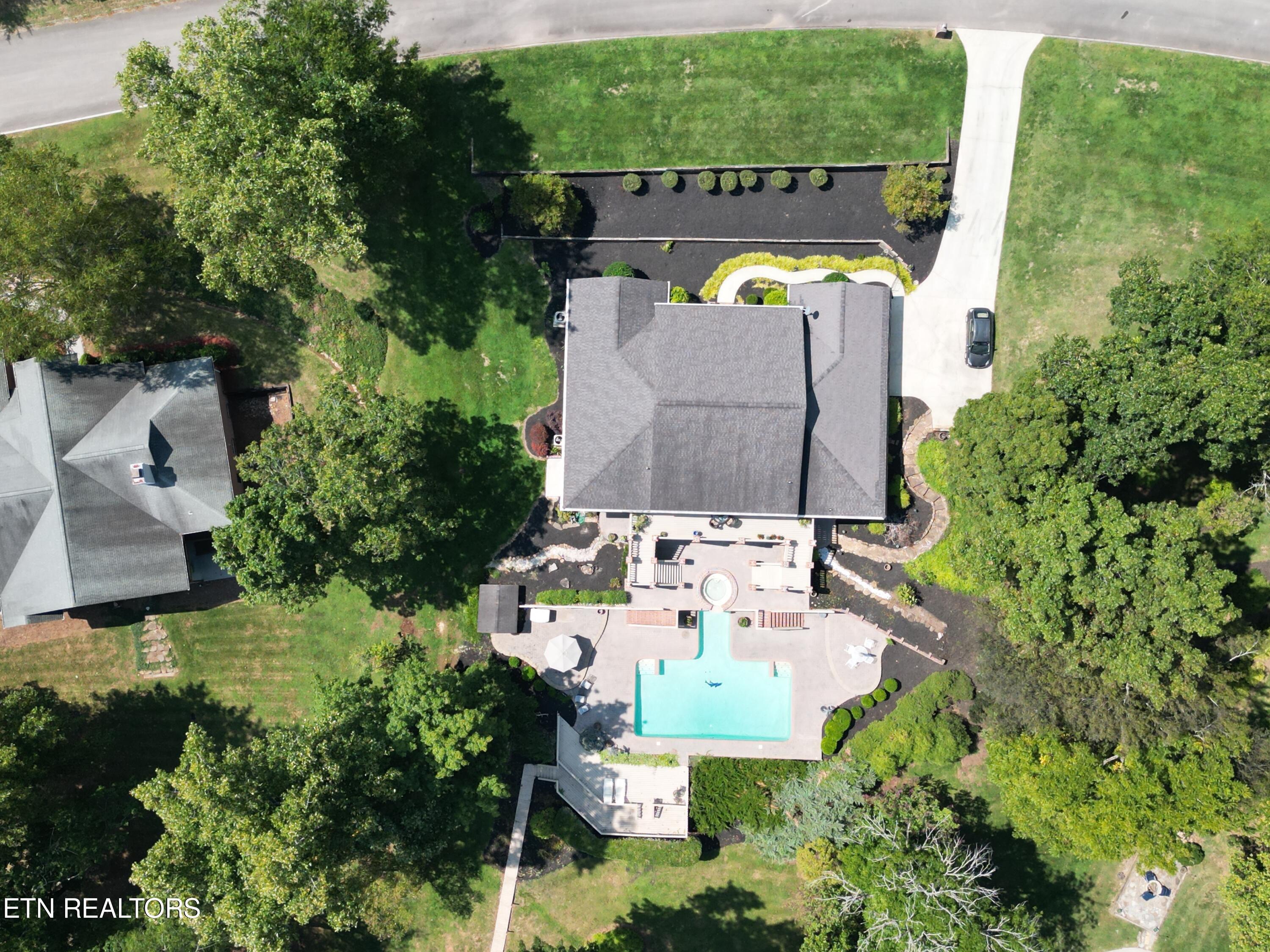 155 Lake Crest Drive, Lenoir City, TN - Fort Loudoun and Tellico Lake Real Estate - Image# 5