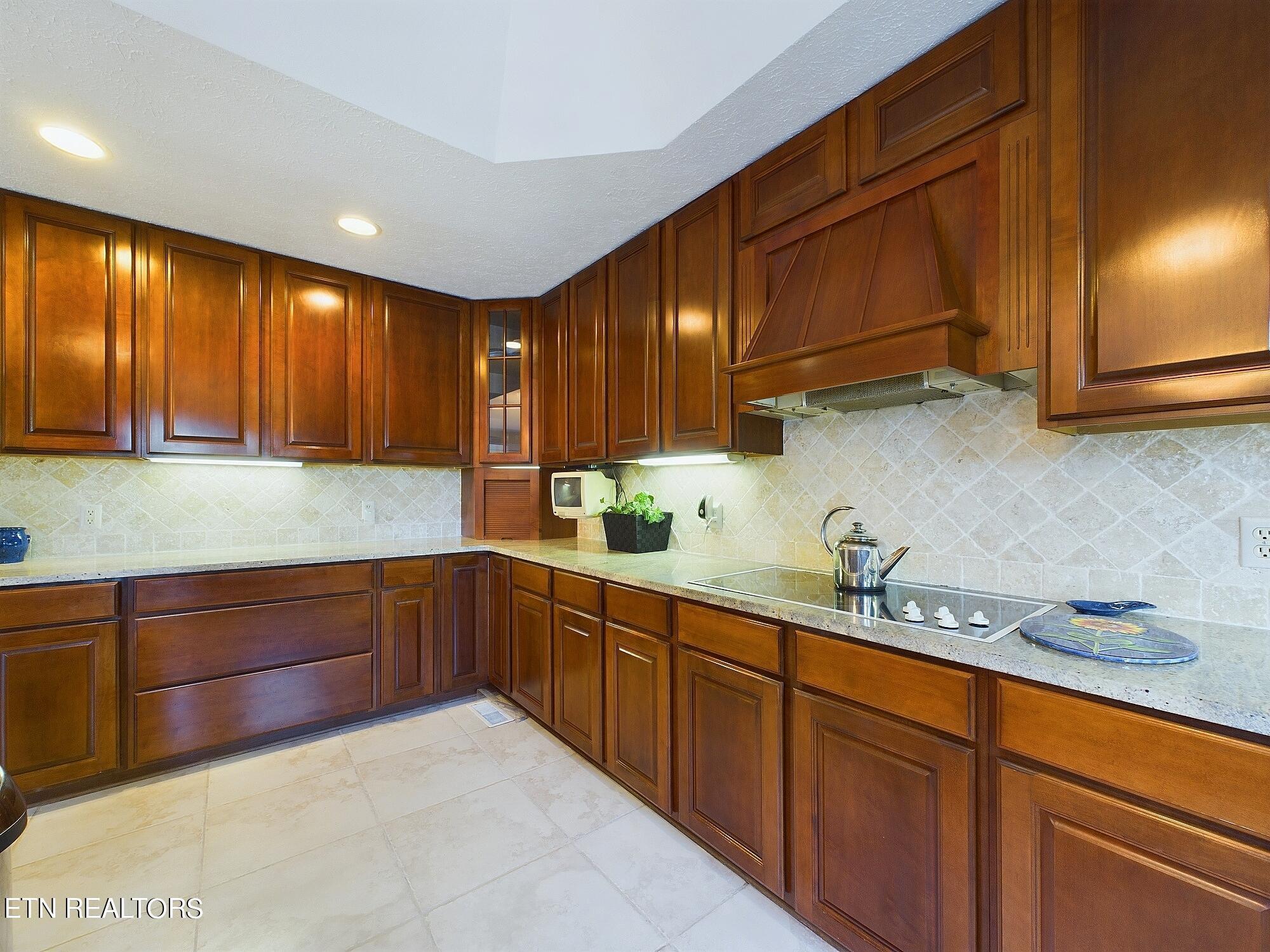 155 Lake Crest Drive, Lenoir City, TN - Fort Loudoun and Tellico Lake Real Estate - Image# 32