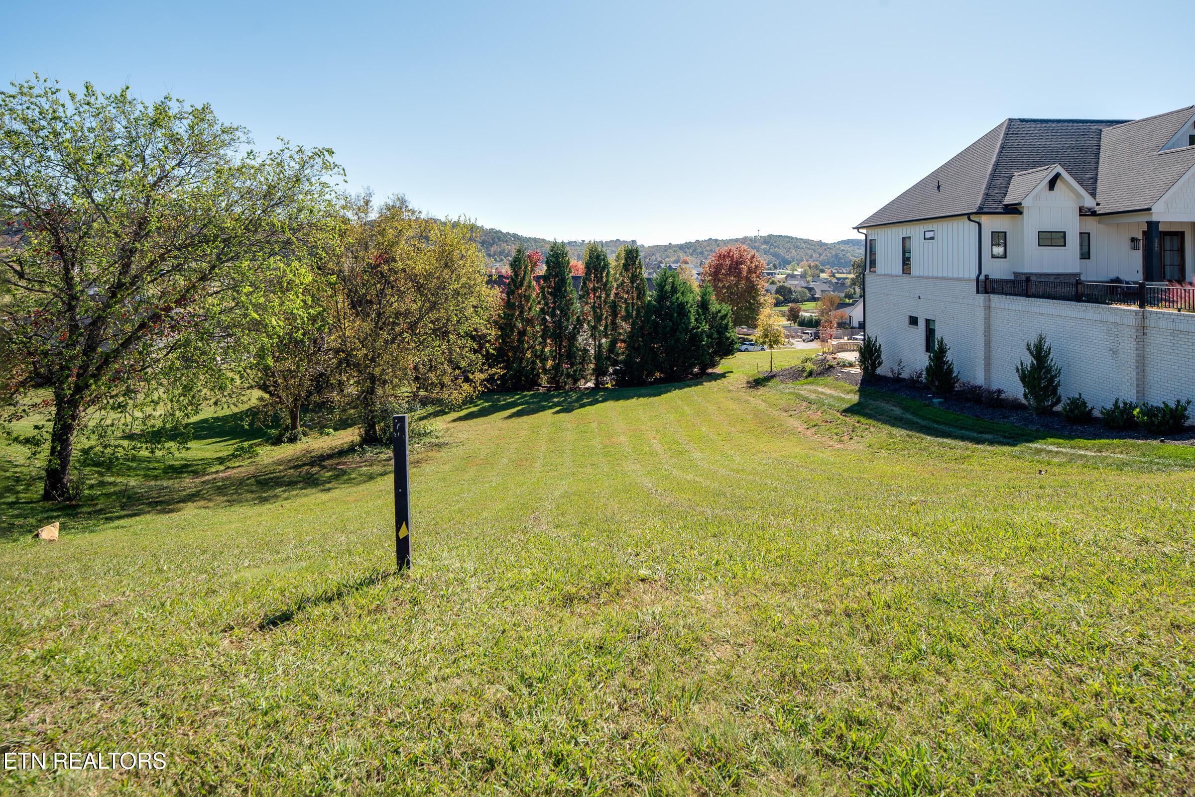 1587 Eagle Point Drive, Loudon, TN - Fort Loudoun and Tellico Lake Real Estate - Image# 2