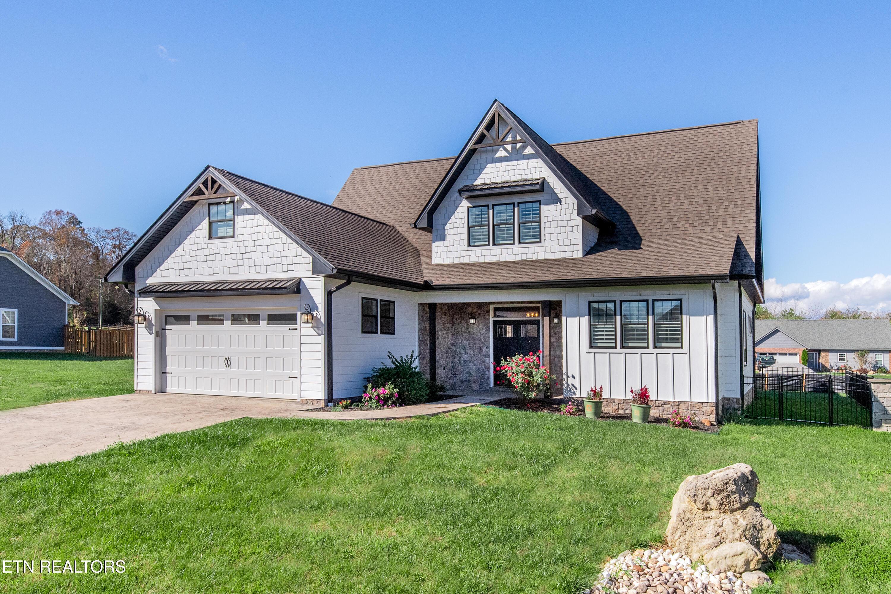 819 Cape Hatteras Light, Loudon, TN - Fort Loudoun and Tellico Lake Real Estate - Image# 2