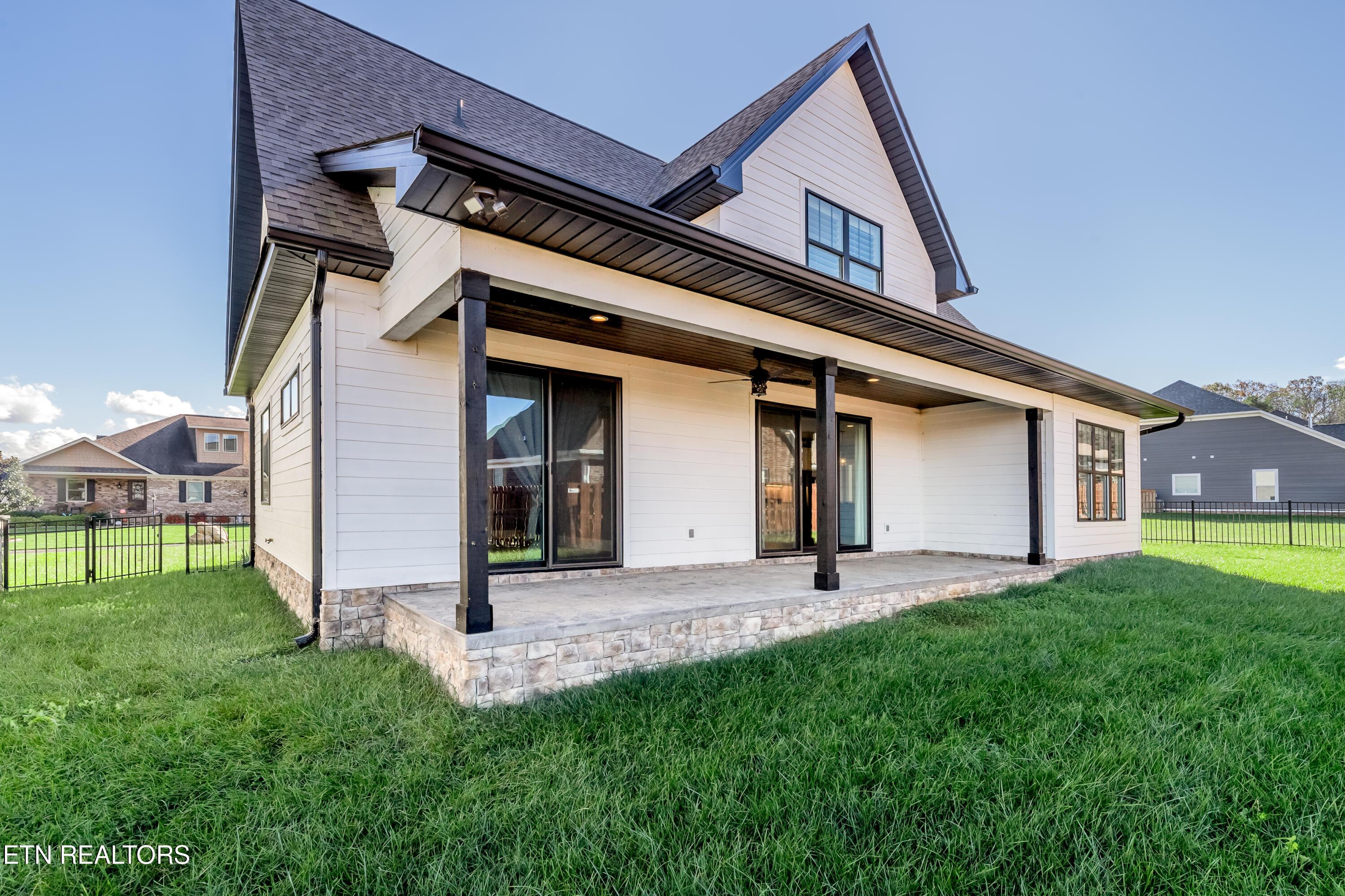 819 Cape Hatteras Light, Loudon, TN - Fort Loudoun and Tellico Lake Real Estate - Image# 3
