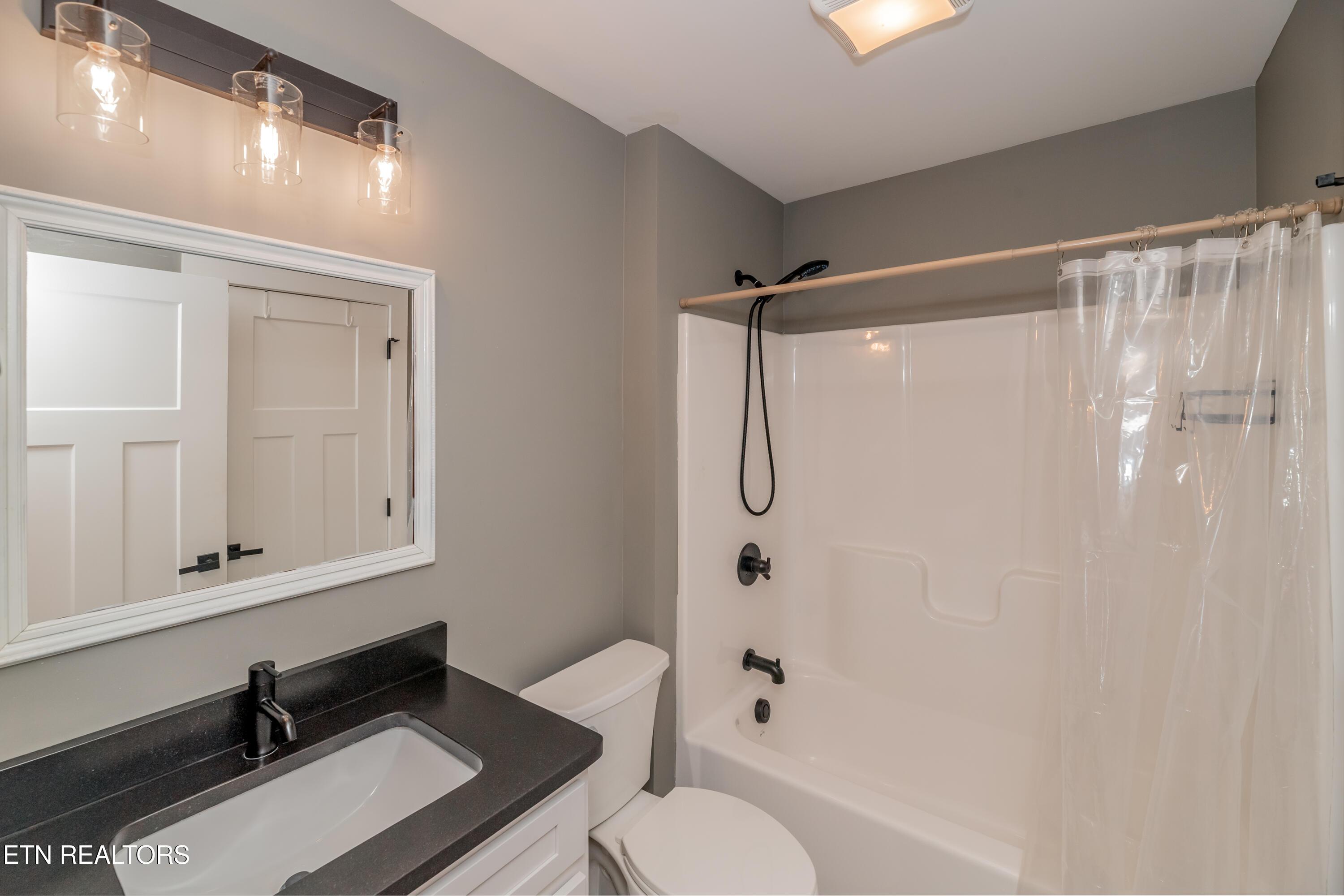819 Cape Hatteras Light, Loudon, TN - Fort Loudoun and Tellico Lake Real Estate - Image# 34