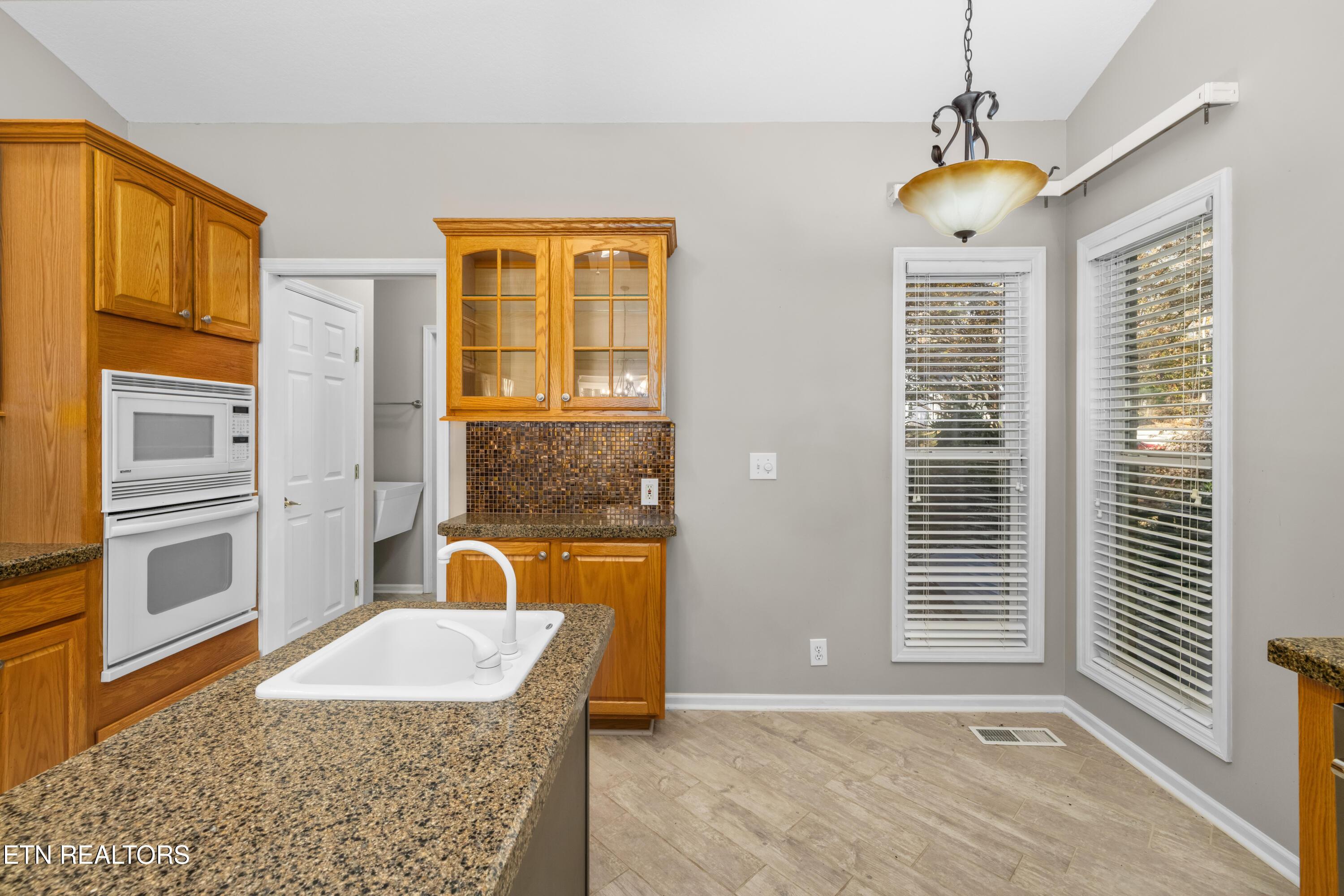 123 Inata Circle, Loudon, TN - Fort Loudoun and Tellico Lake Real Estate - Image# 11