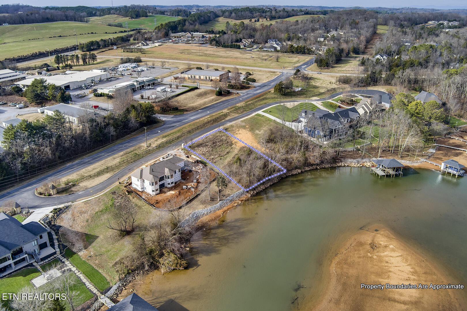 128 Kanutsu Lane, Loudon, TN - Fort Loudoun and Tellico Lake Real Estate - Image# 2