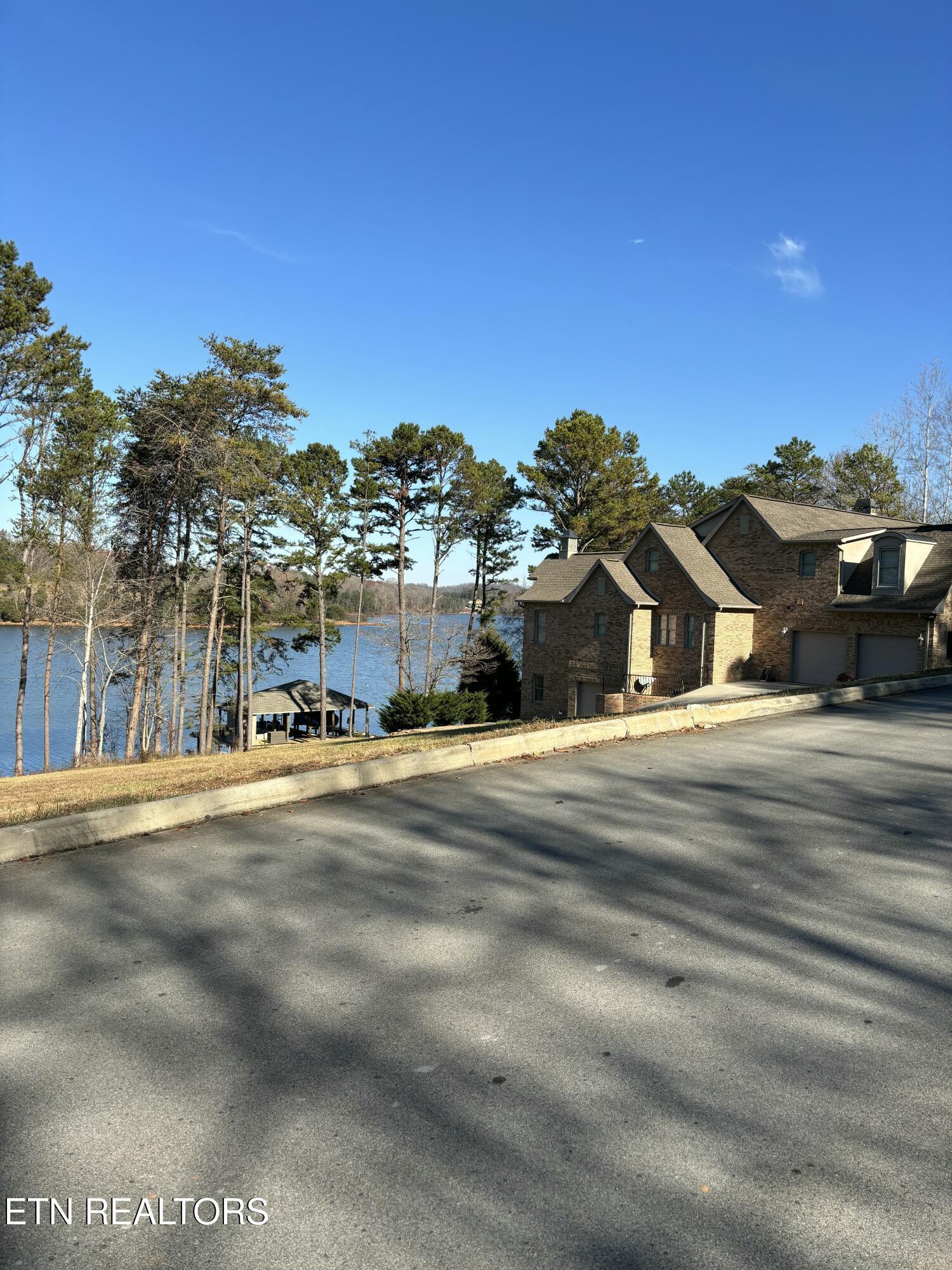 646 Sandpiper Drive, Vonore, TN - Fort Loudoun and Tellico Lake Real Estate - Image# 3
