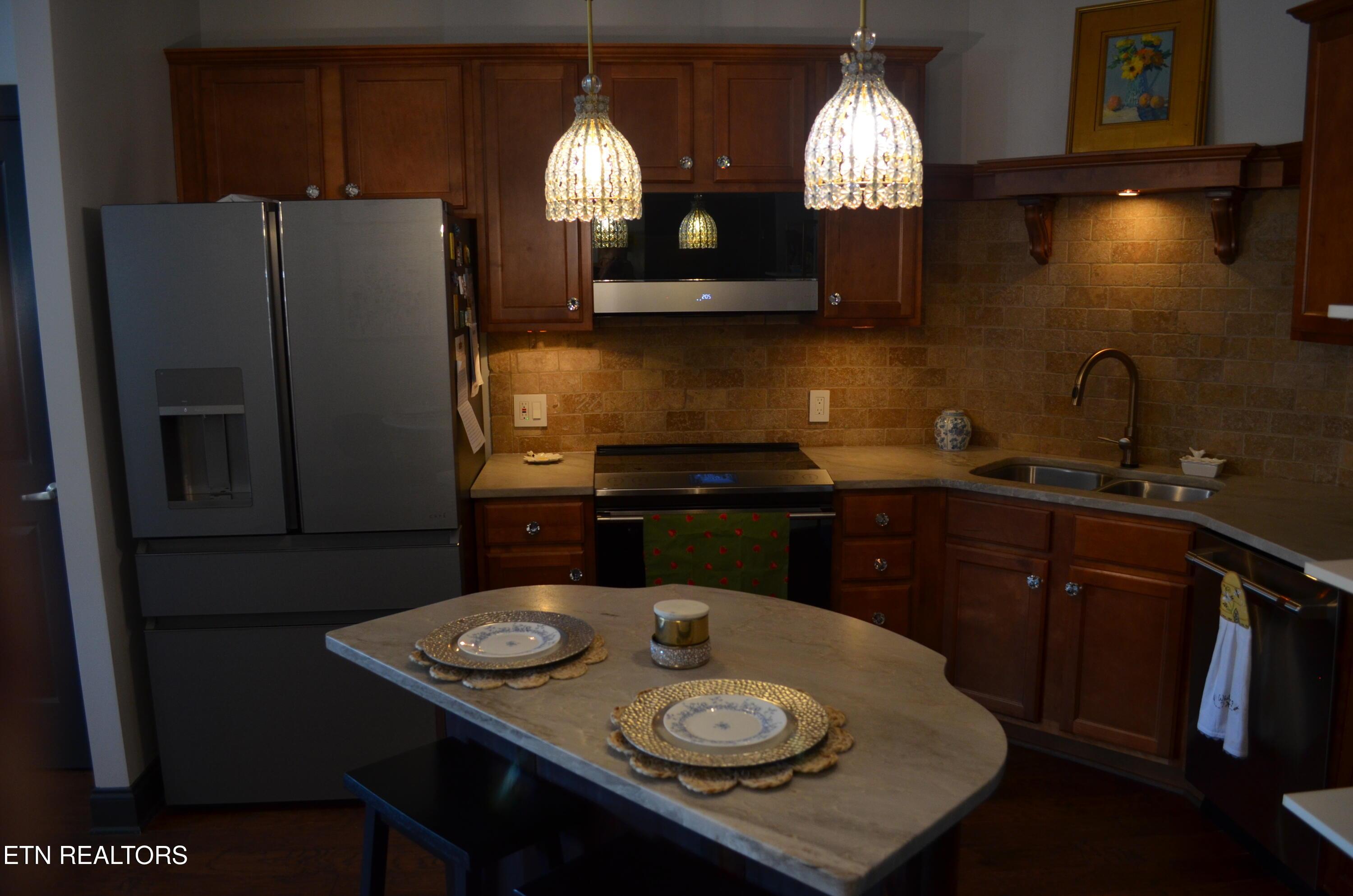 445 W Blount Ave, Knoxville, TN - Fort Loudoun and Tellico Lake Real Estate - Image# 4