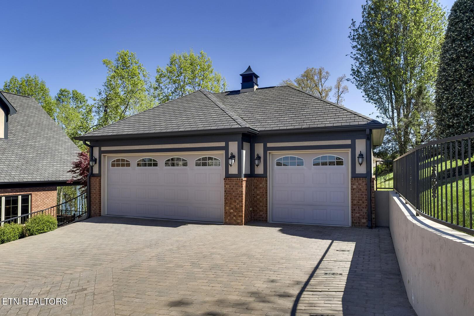 18128 Lighthouse Pointe Drive, Lenoir City, TN - Fort Loudoun and Tellico Lake Real Estate - Image# 3