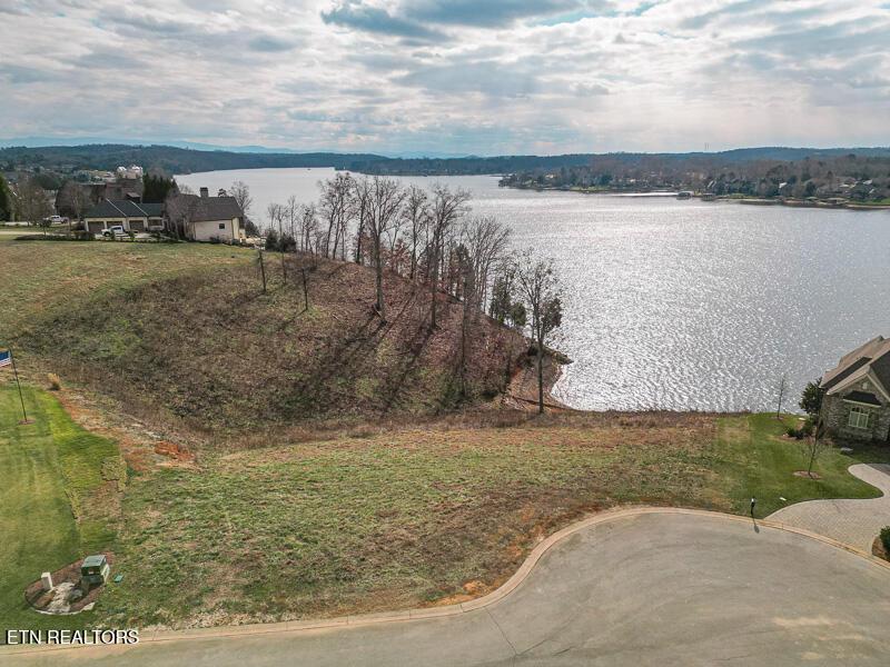 1999 Taffrail Drive, Lenoir City, TN - Fort Loudoun and Tellico Lake Real Estate - Image# 3