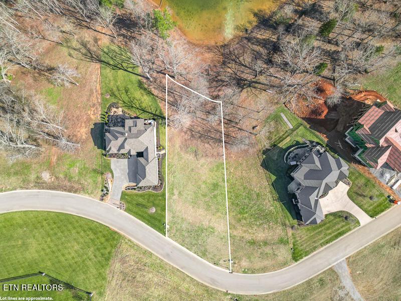 17394 Lighthouse Pointe Drive, Lenoir City, TN - Fort Loudoun and Tellico Lake Real Estate - Image# 9