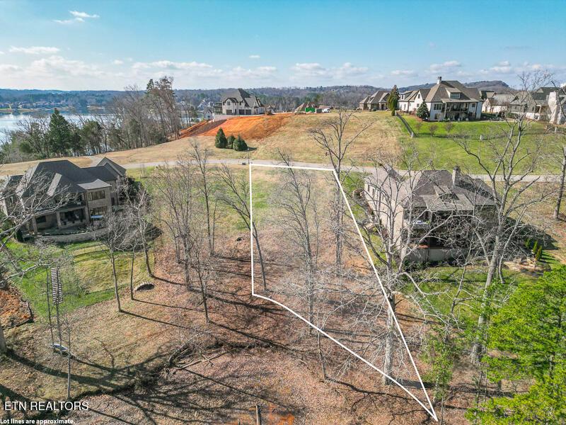 17394 Lighthouse Pointe Drive, Lenoir City, TN - Fort Loudoun and Tellico Lake Real Estate - Image# 17
