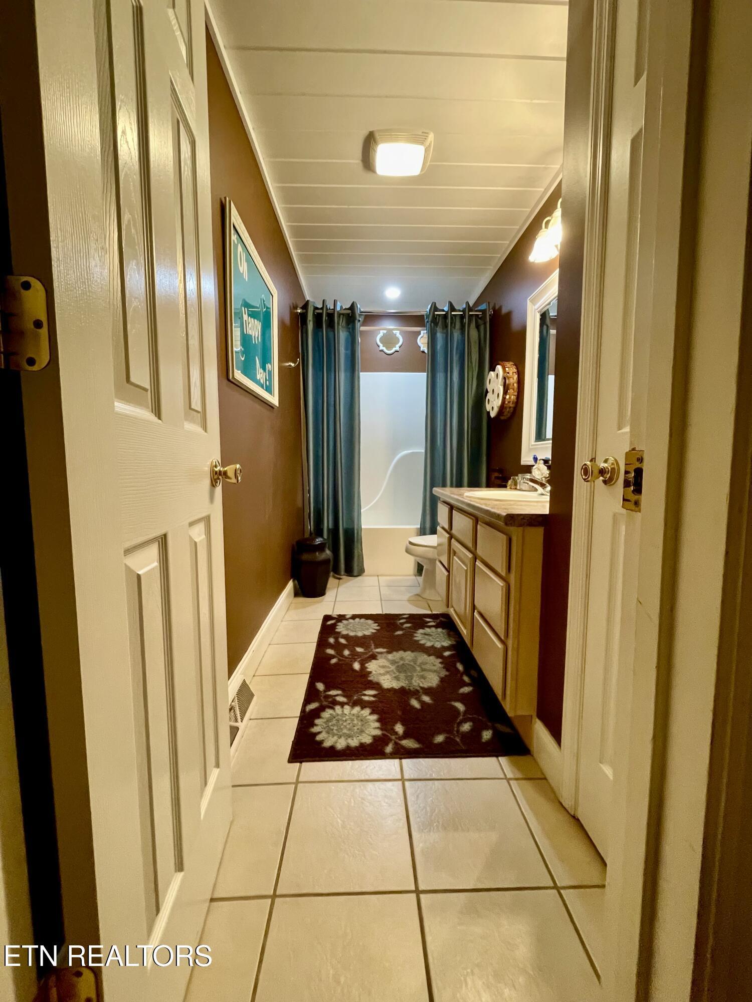 3415 Lakeshore Church Rd, Louisville, TN - Fort Loudoun and Tellico Lake Real Estate - Image# 24