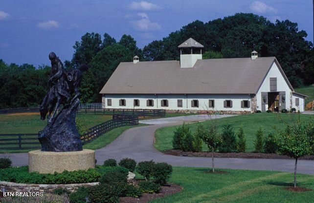 565 Rarity Bay Pkwy, Vonore, TN - Fort Loudoun and Tellico Lake Real Estate - Image# 17