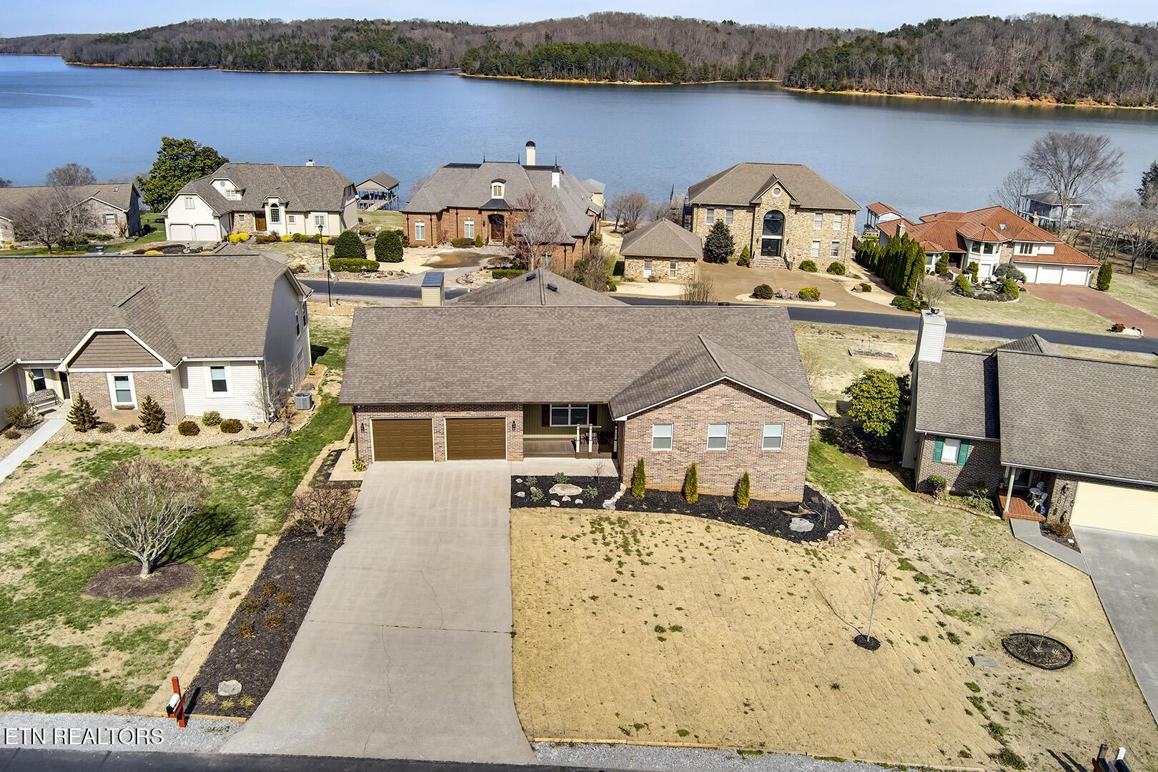309 Chuniloti Circle, Loudon, TN - Fort Loudoun and Tellico Lake Real Estate - Image# 2