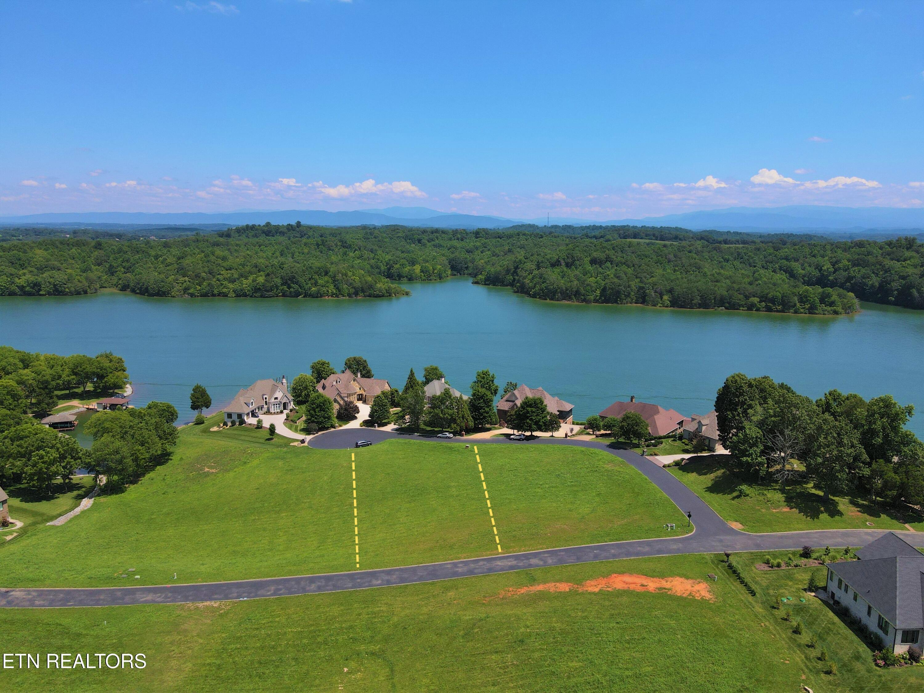 210 Cormorant Drive, Vonore, TN - Fort Loudoun and Tellico Lake Real Estate - Image# 3