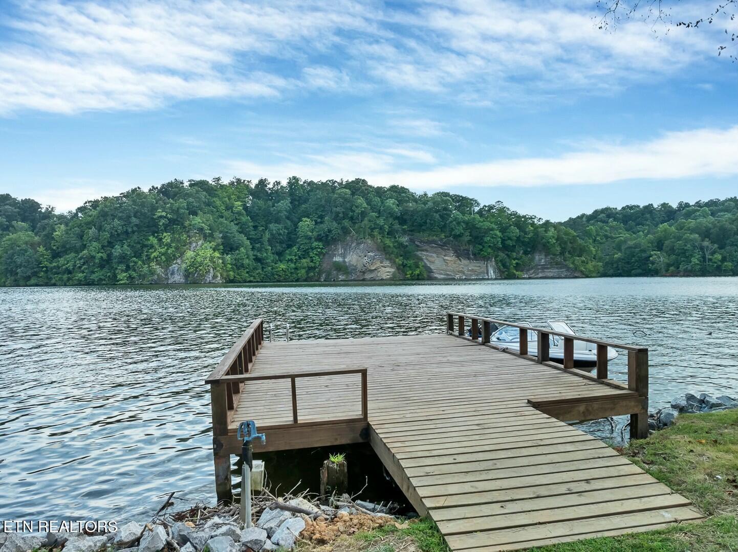 4225 W Lakeview Circle, Louisville, TN - Fort Loudoun and Tellico Lake Real Estate - Image# 3
