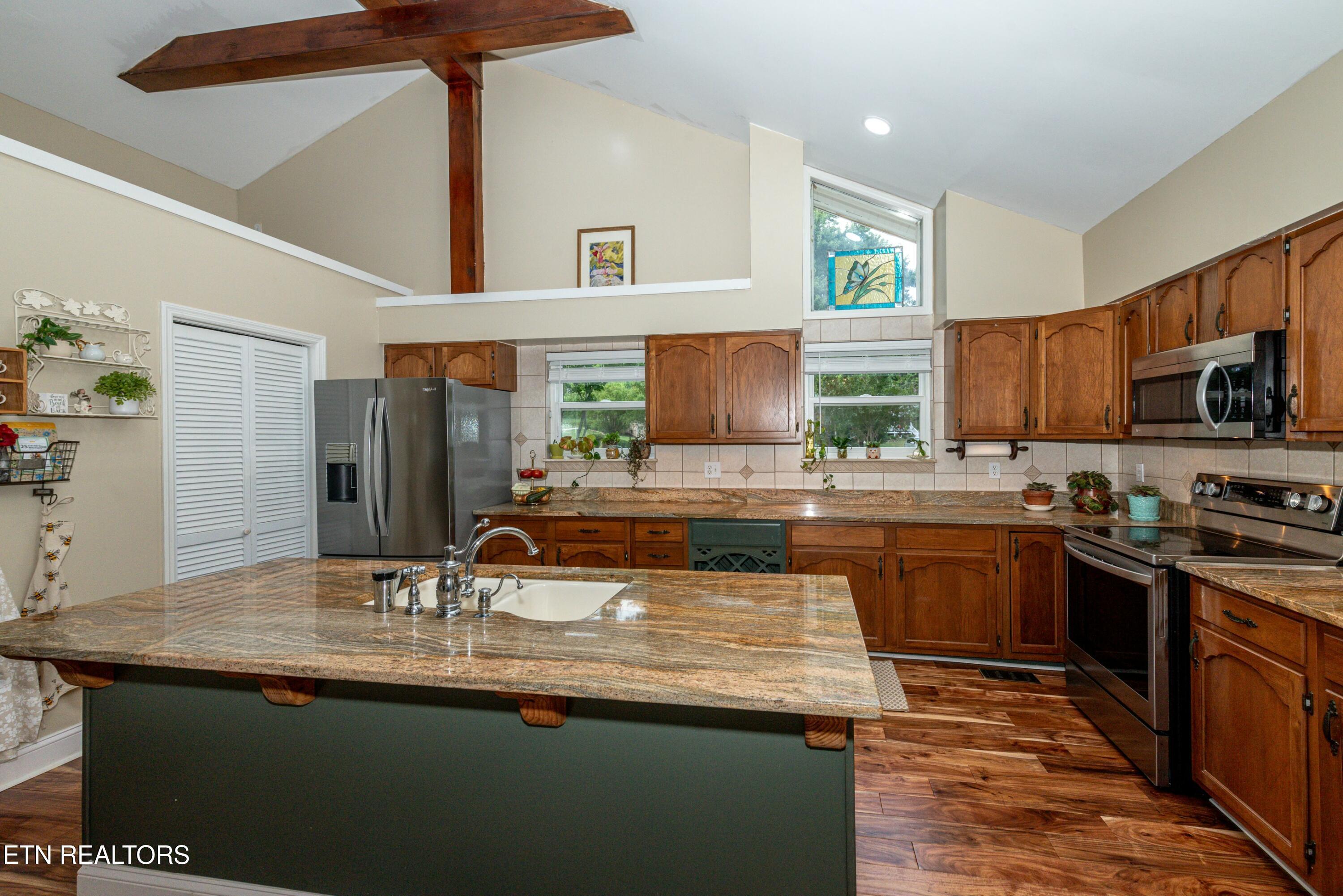 4225 W Lakeview Circle, Louisville, TN - Fort Loudoun and Tellico Lake Real Estate - Image# 18