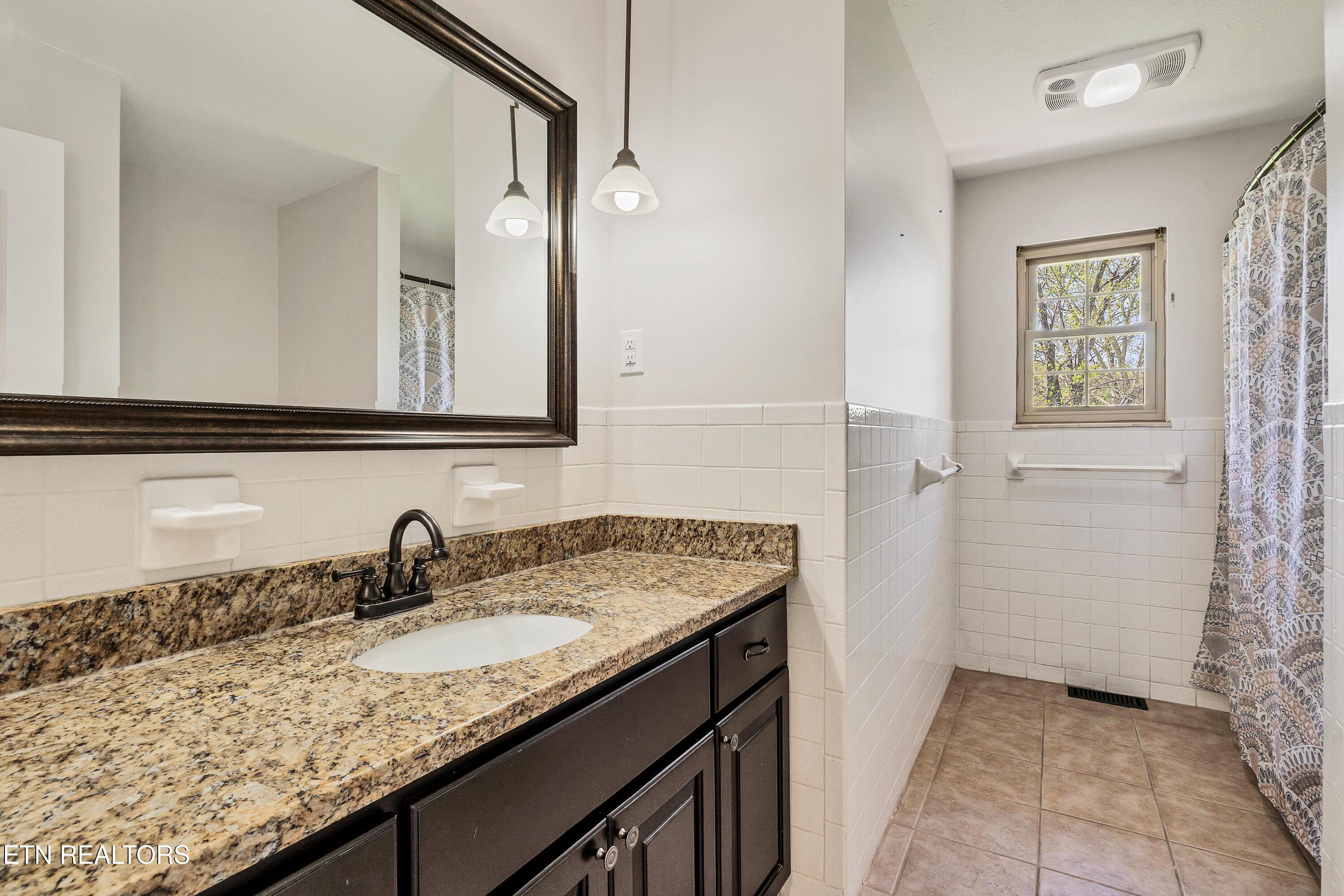 1029 Perch Drive, Knoxville, TN - Fort Loudoun and Tellico Lake Real Estate - Image# 16
