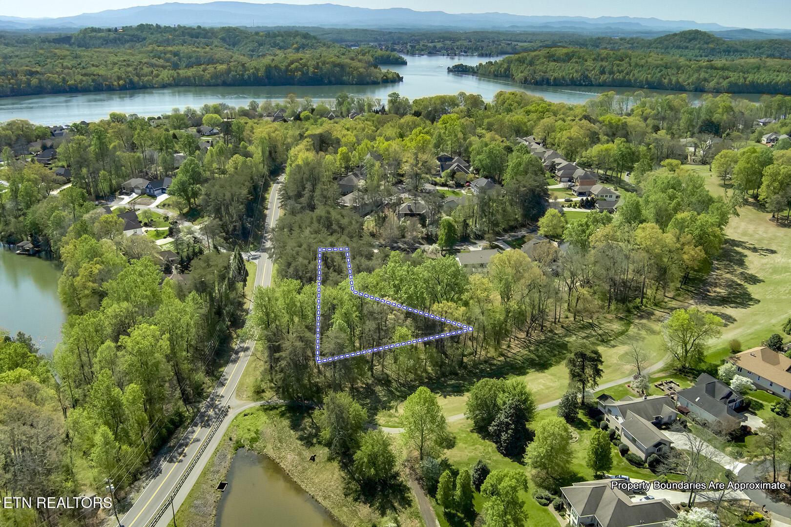 132 Geya Circle, Loudon, TN - Fort Loudoun and Tellico Lake Real Estate - Image# 2