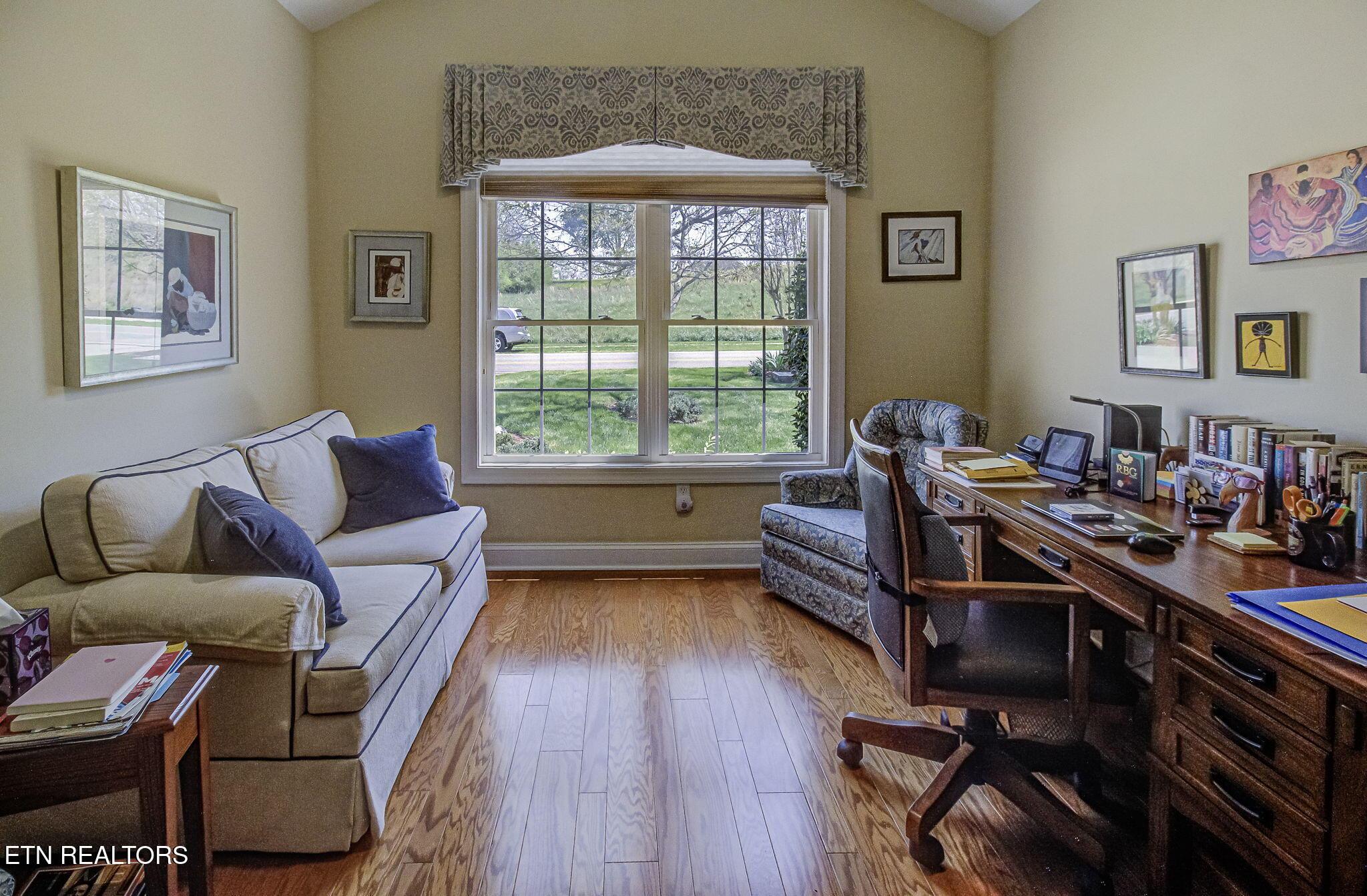 989 Rarity Bay Pkwy, Vonore, TN - Fort Loudoun and Tellico Lake Real Estate - Image# 15