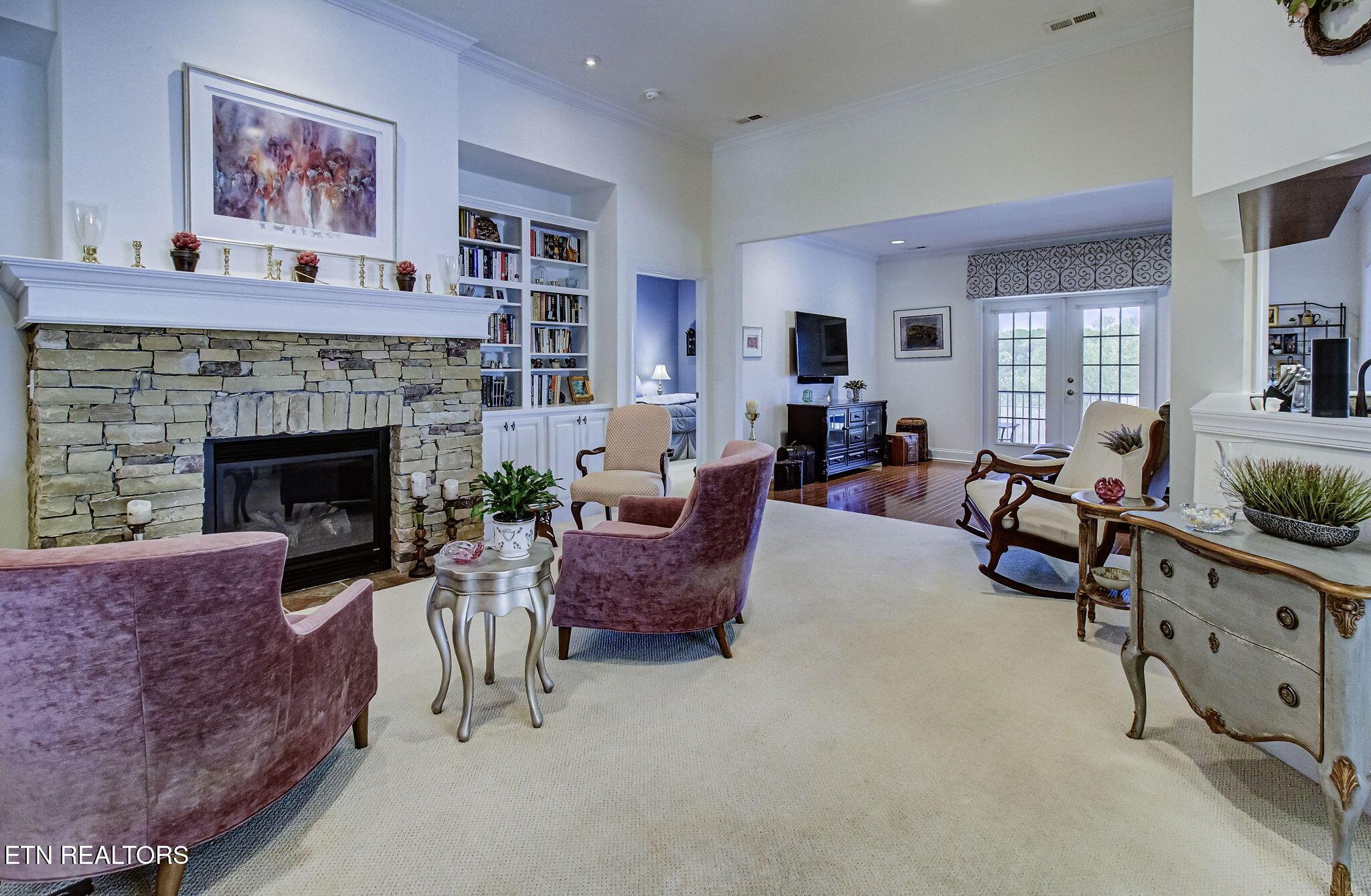 989 Rarity Bay Pkwy, Vonore, TN - Fort Loudoun and Tellico Lake Real Estate - Image# 4