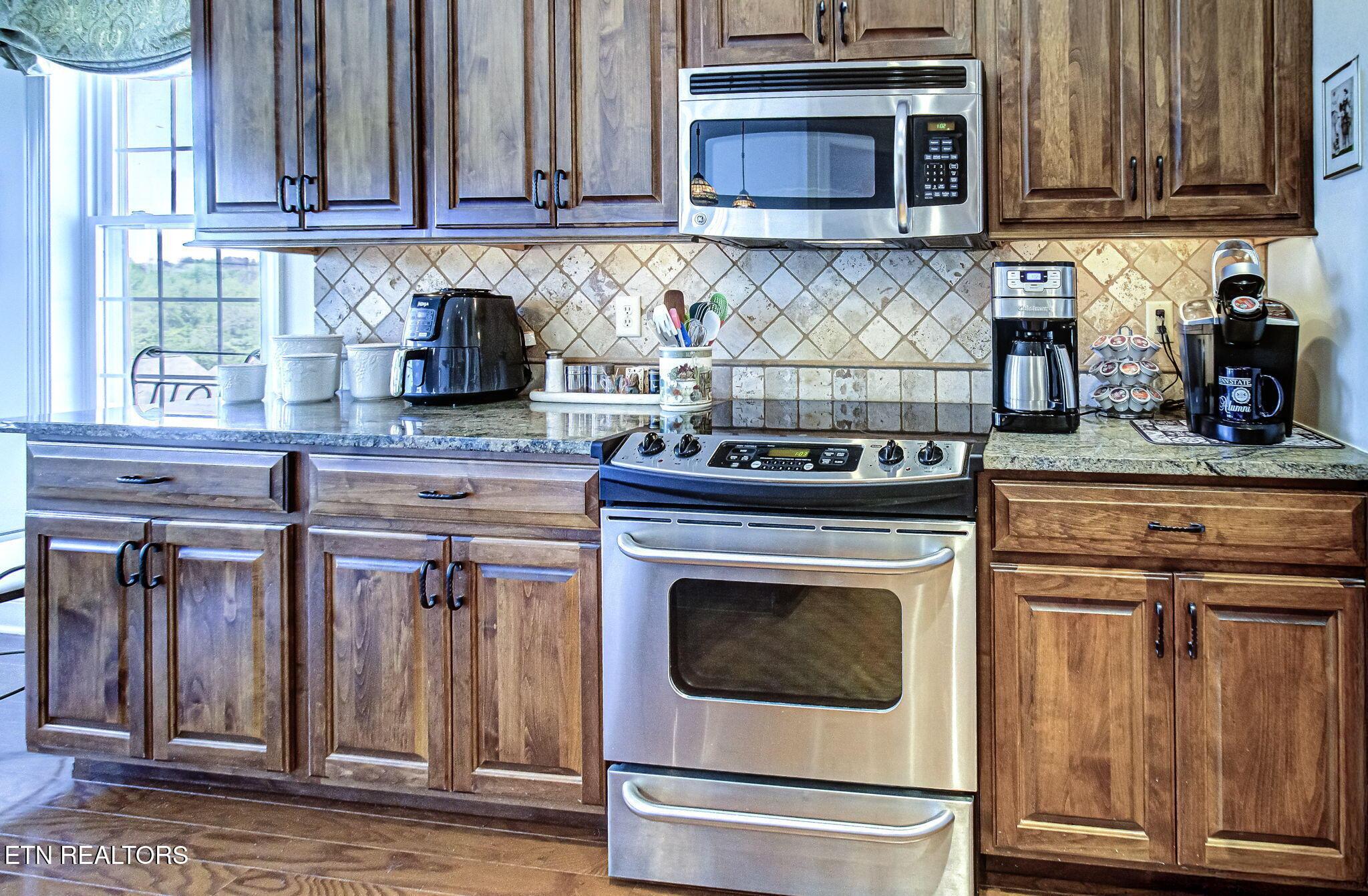 989 Rarity Bay Pkwy, Vonore, TN - Fort Loudoun and Tellico Lake Real Estate - Image# 11