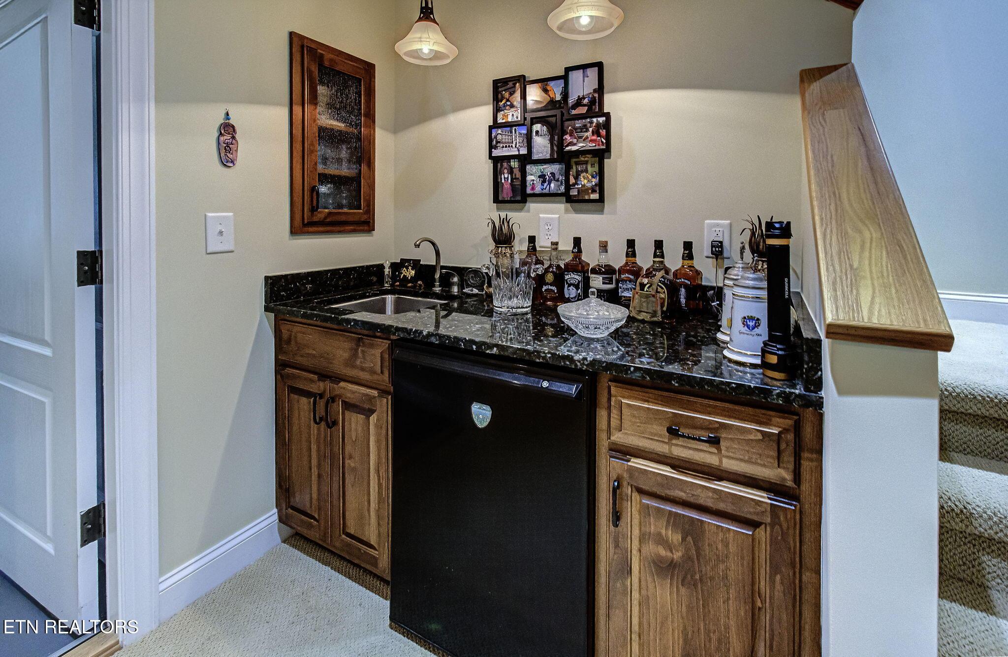 989 Rarity Bay Pkwy, Vonore, TN - Fort Loudoun and Tellico Lake Real Estate - Image# 28