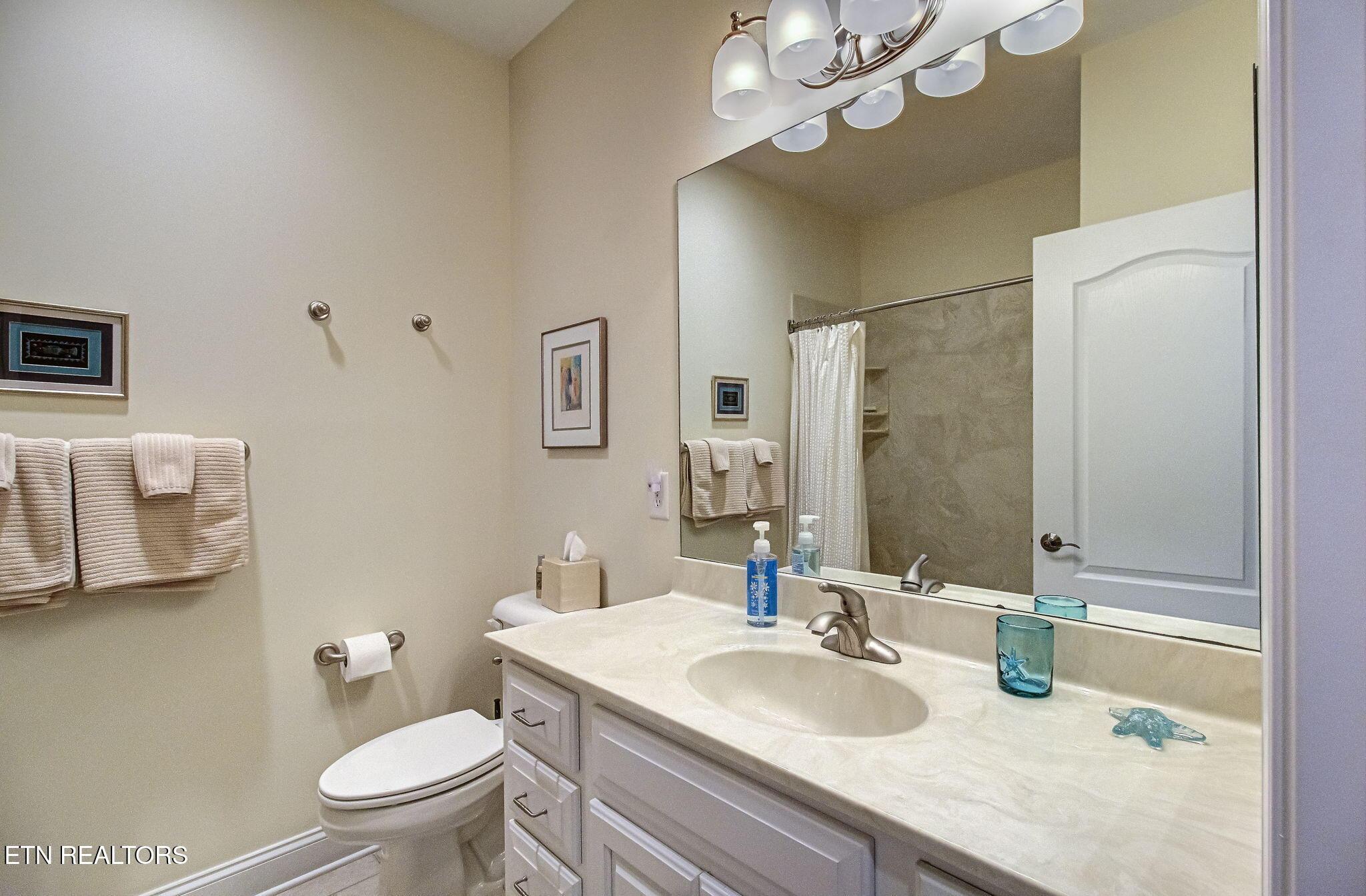 989 Rarity Bay Pkwy, Vonore, TN - Fort Loudoun and Tellico Lake Real Estate - Image# 33