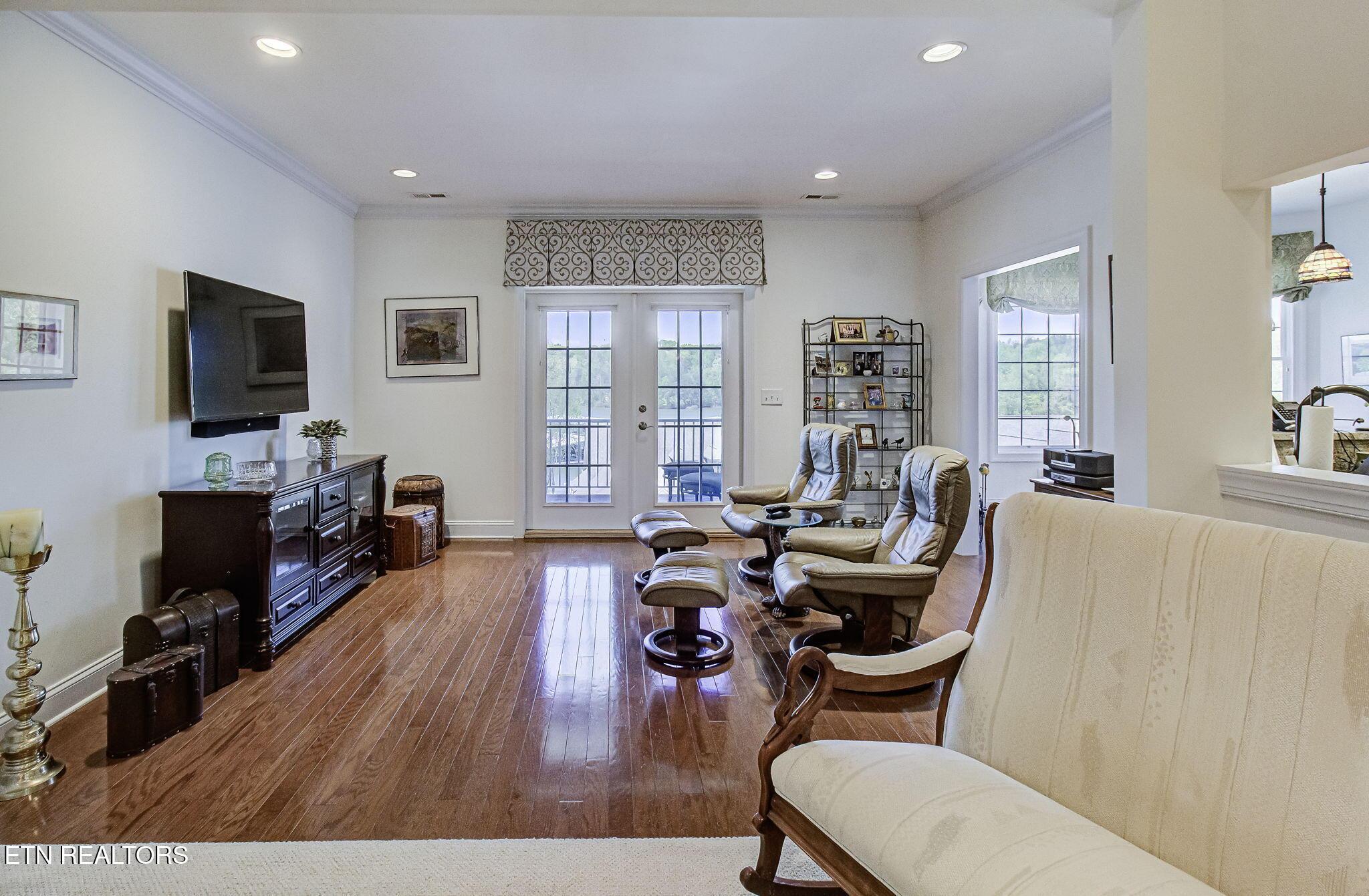 989 Rarity Bay Pkwy, Vonore, TN - Fort Loudoun and Tellico Lake Real Estate - Image# 8
