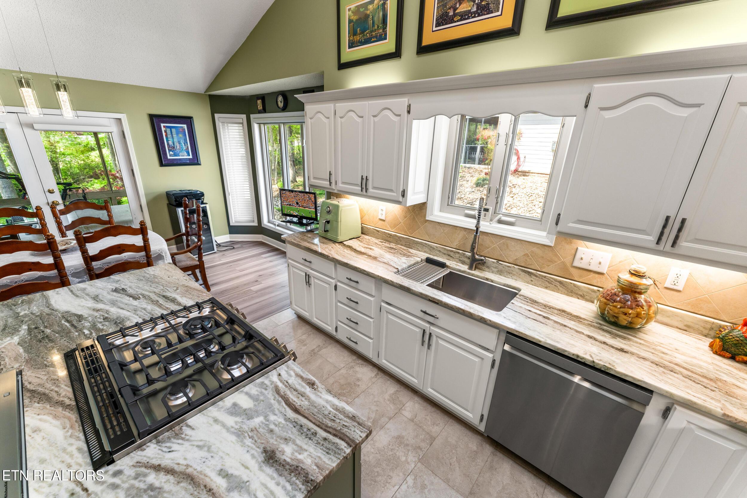106 Tecumseh Ln, Loudon, TN - Fort Loudoun and Tellico Lake Real Estate - Image# 14