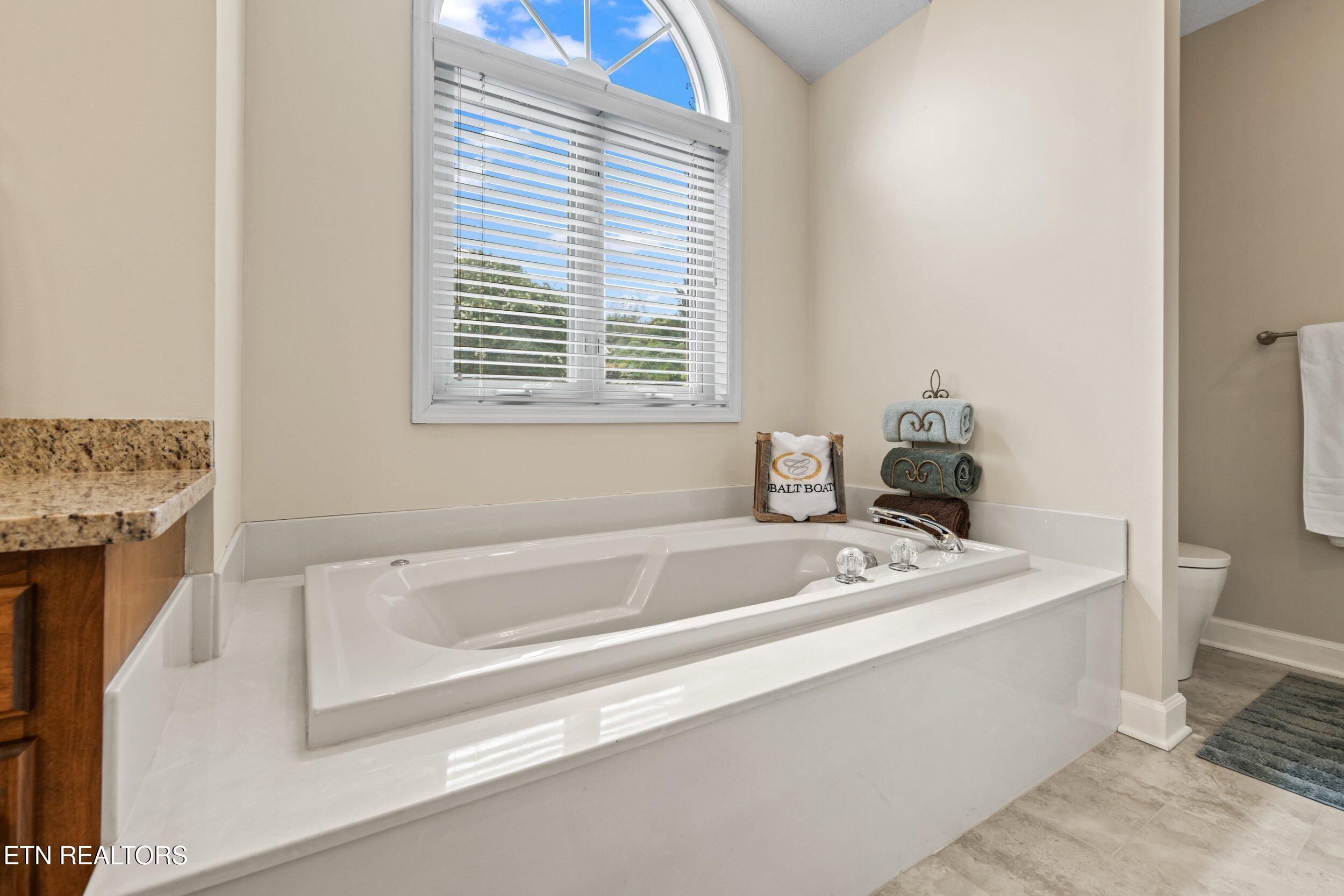 106 Tecumseh Ln, Loudon, TN - Fort Loudoun and Tellico Lake Real Estate - Image# 31