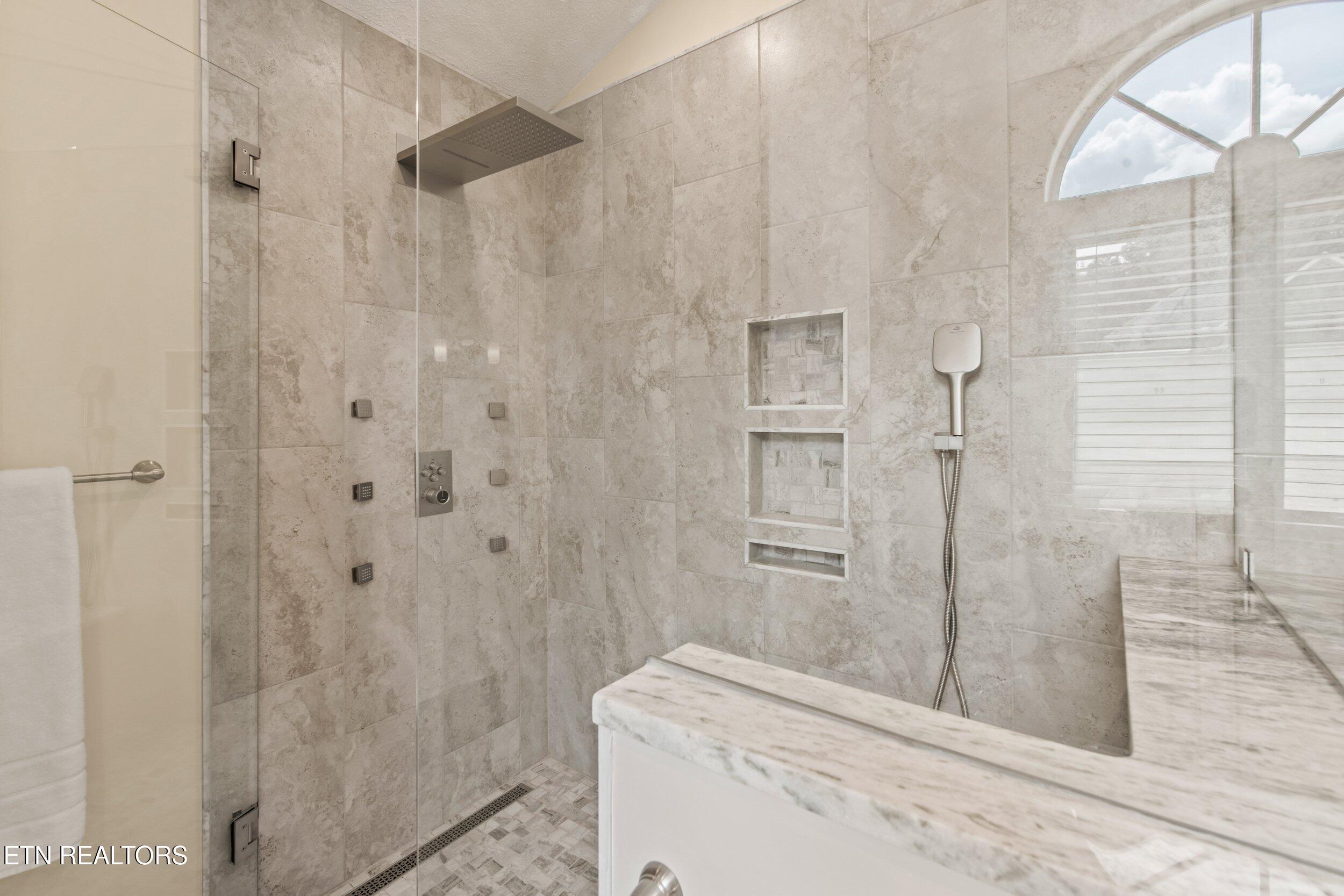 106 Tecumseh Ln, Loudon, TN - Fort Loudoun and Tellico Lake Real Estate - Image# 32
