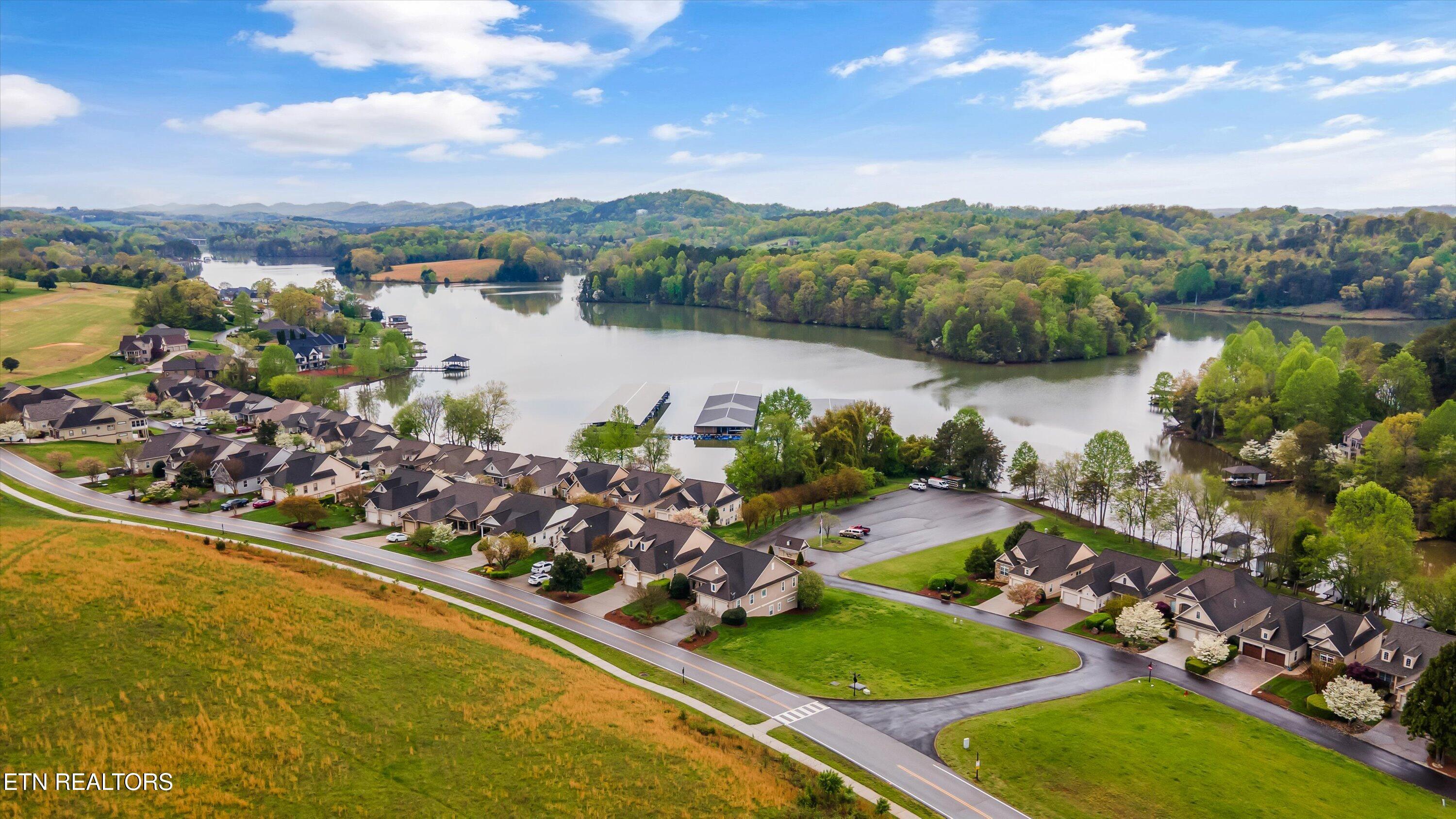 1079 Rarity Bay Pkwy, Vonore, TN - Fort Loudoun and Tellico Lake Real Estate - Image# 5