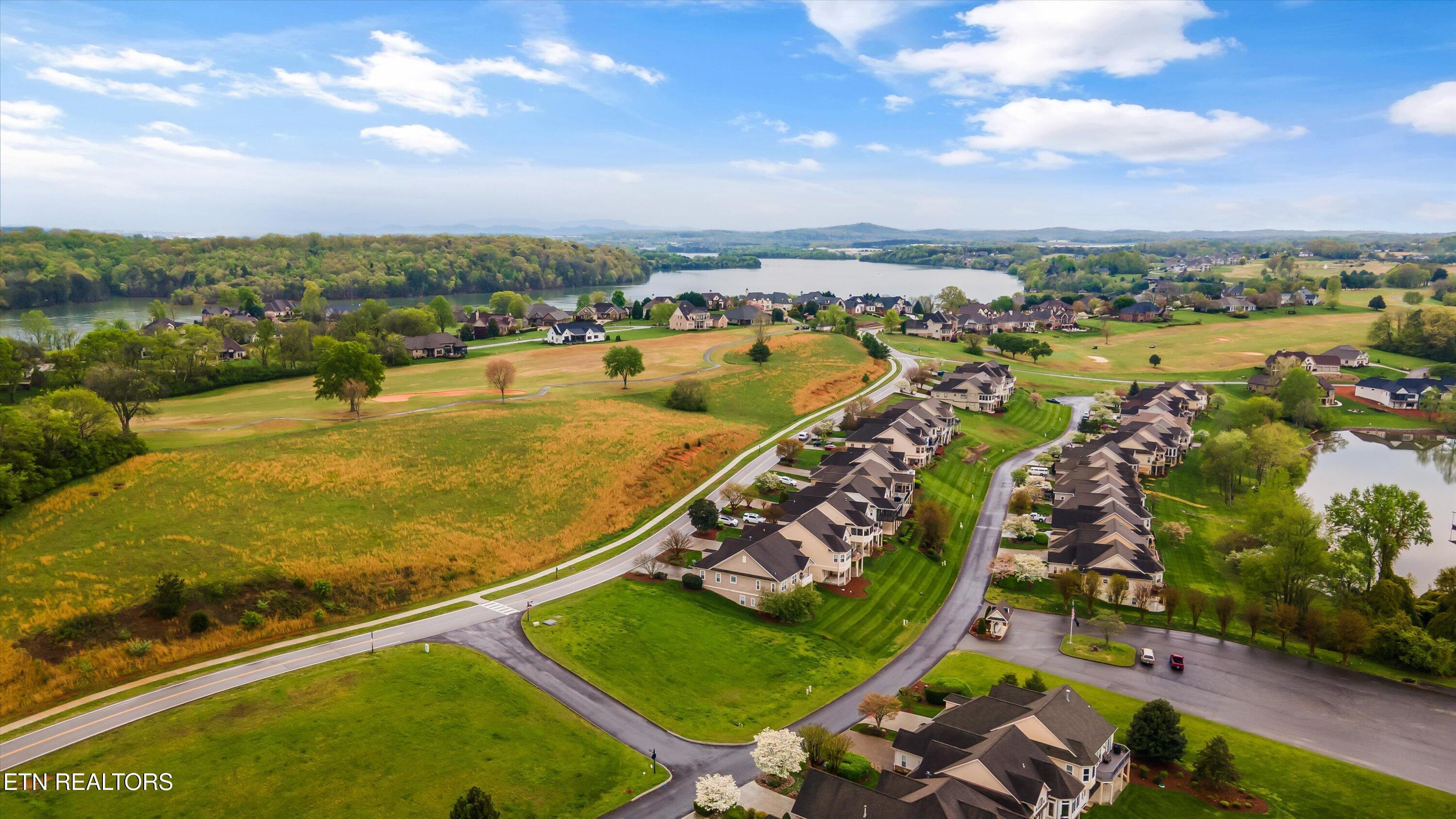 1079 Rarity Bay Pkwy, Vonore, TN - Fort Loudoun and Tellico Lake Real Estate - Image# 38