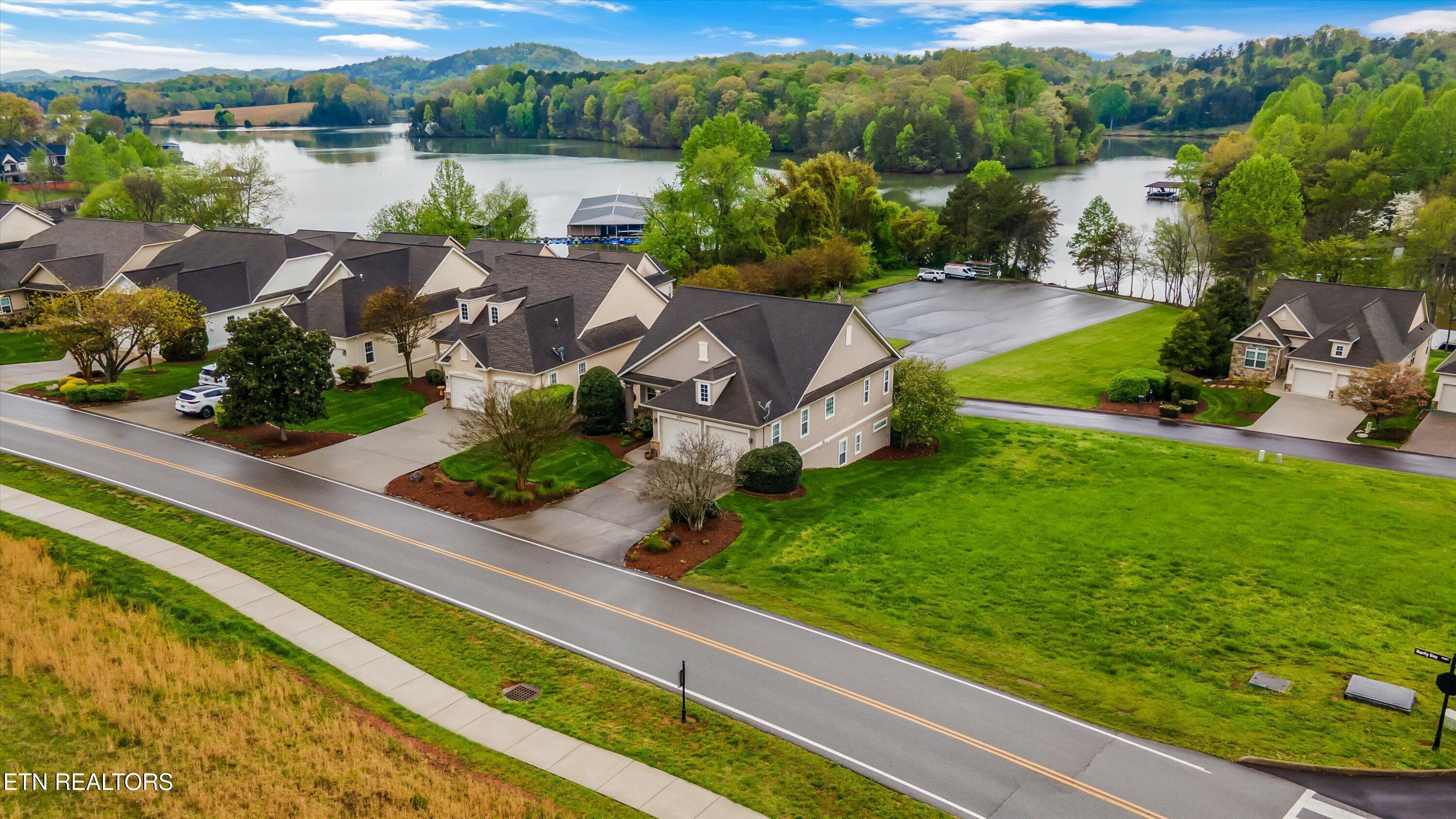 1079 Rarity Bay Pkwy, Vonore, TN - Fort Loudoun and Tellico Lake Real Estate - Image# 37